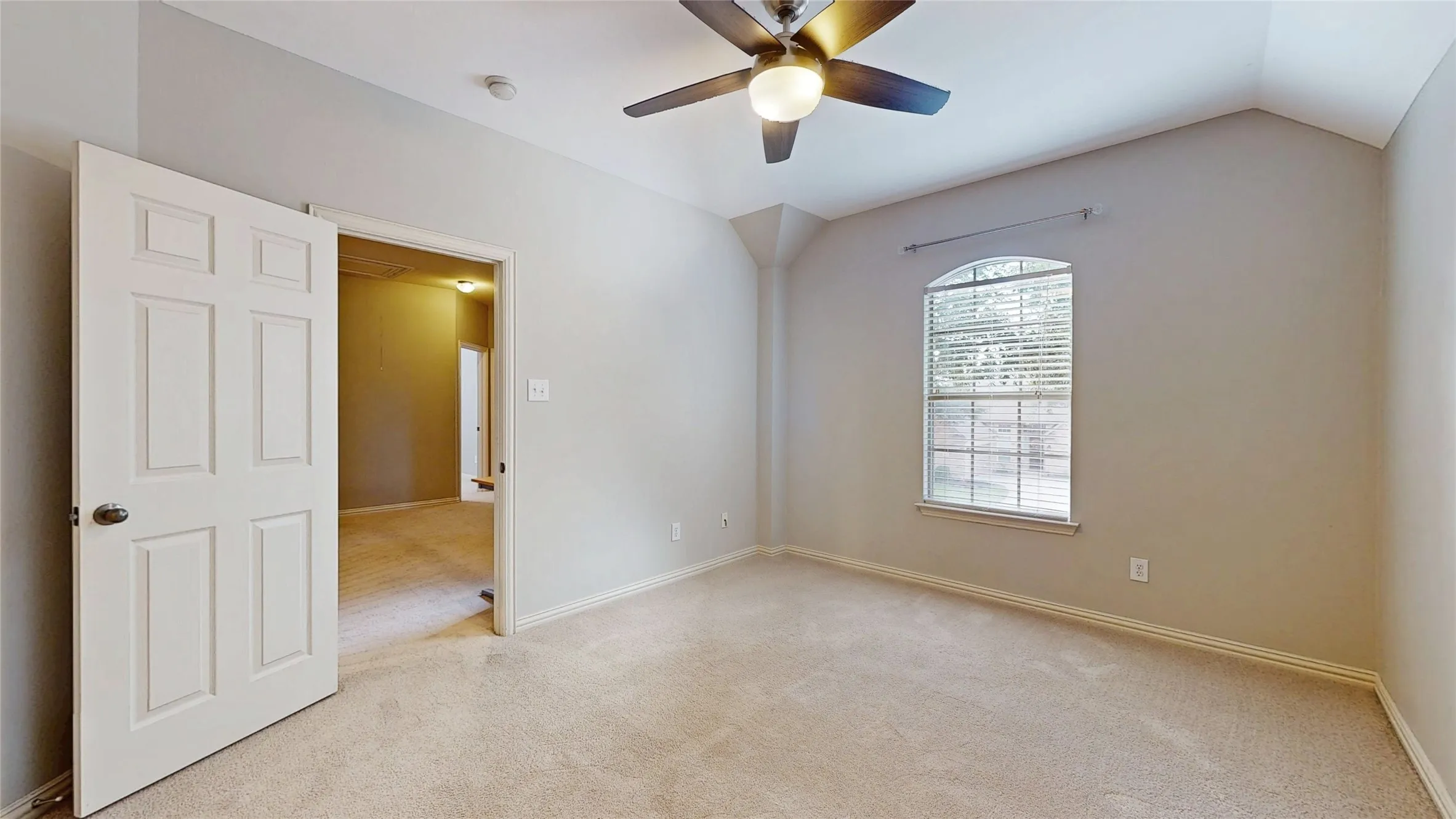 Single Family Residence For Sale in Denton County , 4400 Delaina Drive, Flower Mound, Texas 75022, 4 Bedroom, 4 Bathroom, 3 Garage spaces, 3,256 Sqft, built in 2005, mls#21410382, Real Estate Agent in Flower Mound, Homes For Sale in Denton county, Homes For Sale in Flower Mound, Realtor in Flower Mound Texas, Real Estate Brokerage Independent Realty Texas, Luminita Cordes Realtor