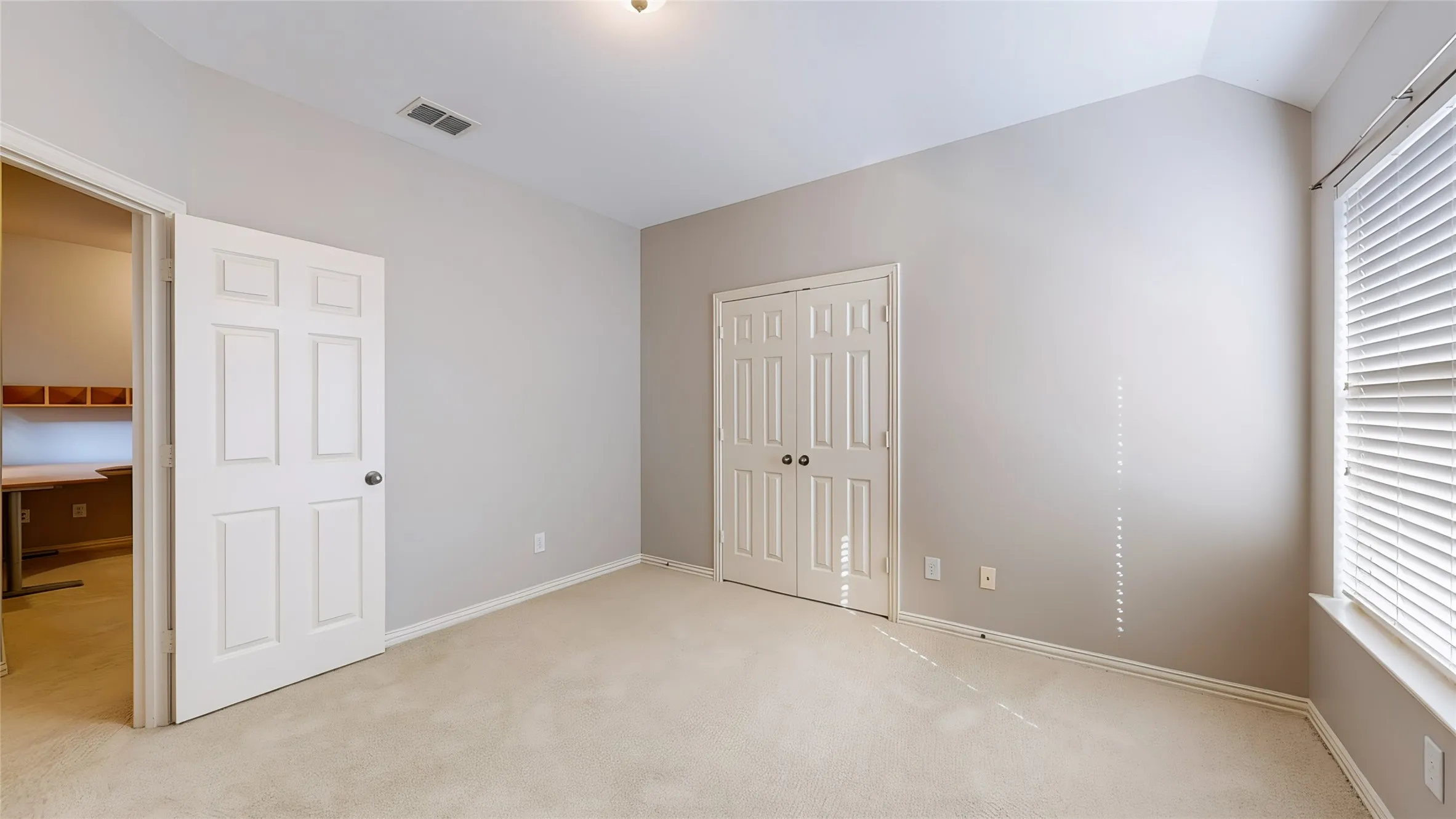 Single Family Residence For Sale in Denton County , 4400 Delaina Drive, Flower Mound, Texas 75022, 4 Bedroom, 4 Bathroom, 3 Garage spaces, 3,256 Sqft, built in 2005, mls#21410382, Real Estate Agent in Flower Mound, Homes For Sale in Denton county, Homes For Sale in Flower Mound, Realtor in Flower Mound Texas, Real Estate Brokerage Independent Realty Texas, Luminita Cordes Realtor