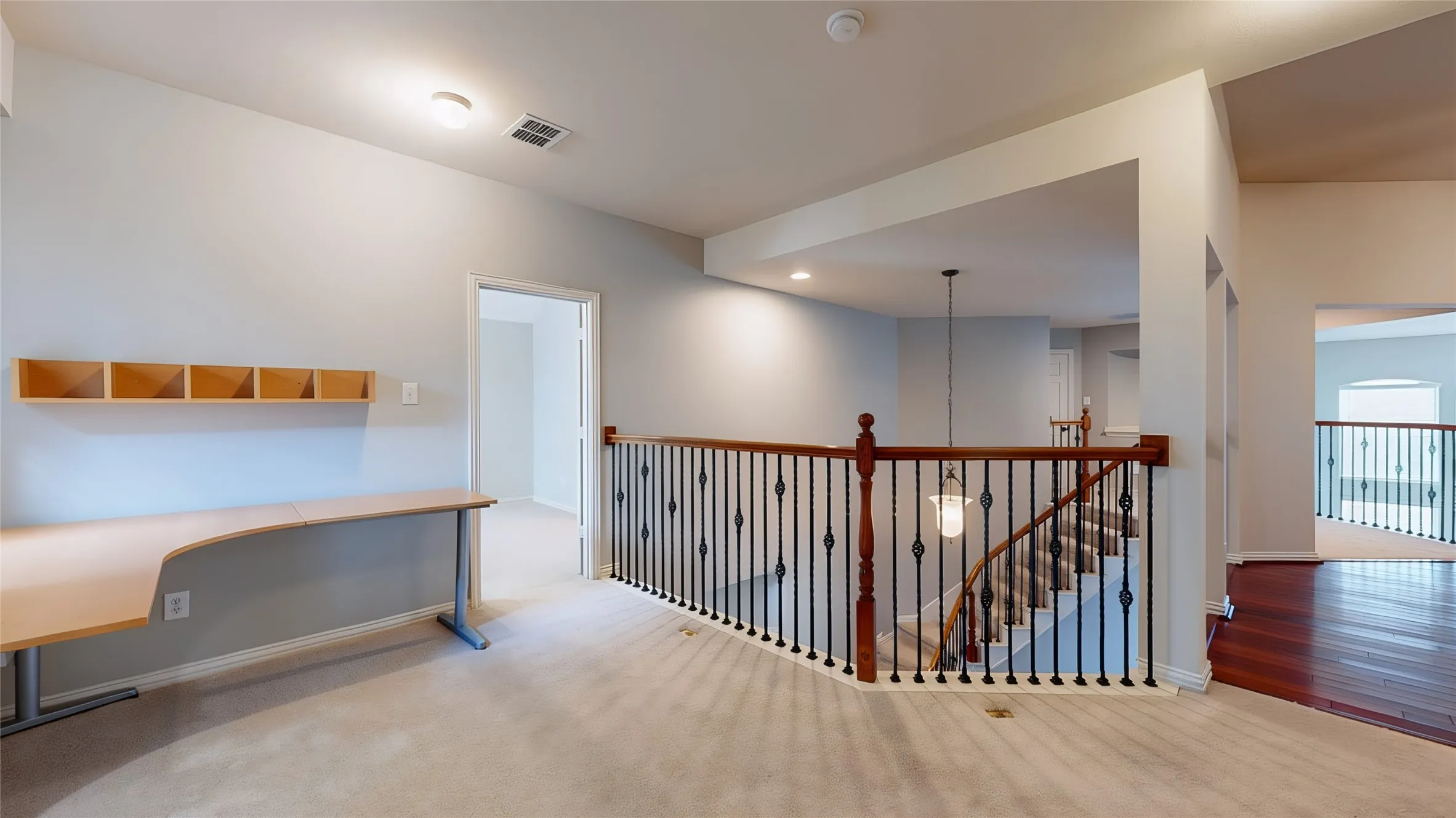 Single Family Residence For Sale in Denton County , 4400 Delaina Drive, Flower Mound, Texas 75022, 4 Bedroom, 4 Bathroom, 3 Garage spaces, 3,256 Sqft, built in 2005, mls#21410382, Real Estate Agent in Flower Mound, Homes For Sale in Denton county, Homes For Sale in Flower Mound, Realtor in Flower Mound Texas, Real Estate Brokerage Independent Realty Texas, Luminita Cordes Realtor