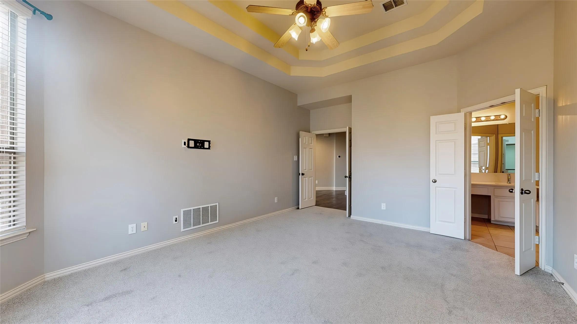 Single Family Residence For Sale in Denton County , 4400 Delaina Drive, Flower Mound, Texas 75022, 4 Bedroom, 4 Bathroom, 3 Garage spaces, 3,256 Sqft, built in 2005, mls#21410382, Real Estate Agent in Flower Mound, Homes For Sale in Denton county, Homes For Sale in Flower Mound, Realtor in Flower Mound Texas, Real Estate Brokerage Independent Realty Texas, Luminita Cordes Realtor