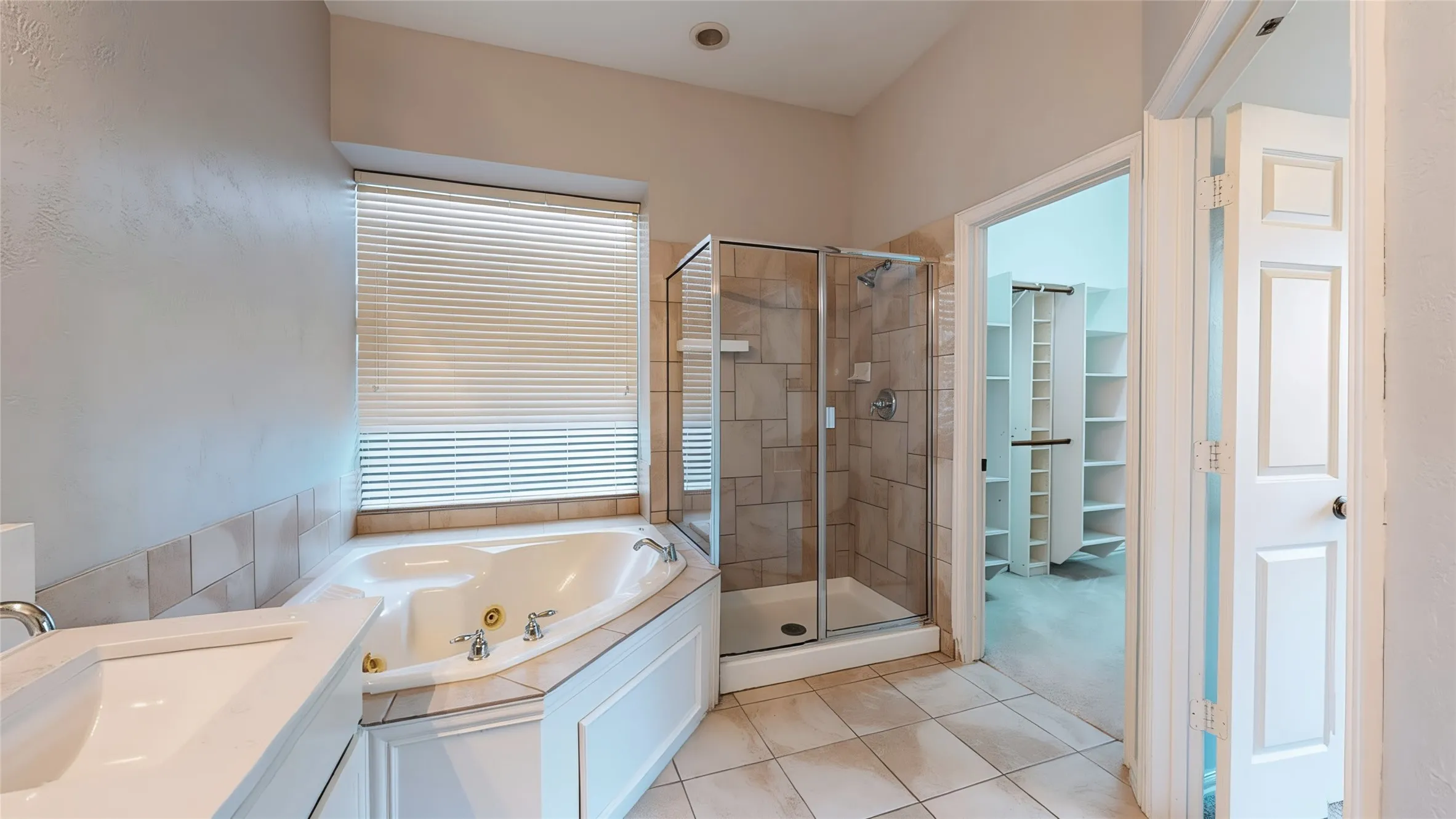 Single Family Residence For Sale in Denton County , 4400 Delaina Drive, Flower Mound, Texas 75022, 4 Bedroom, 4 Bathroom, 3 Garage spaces, 3,256 Sqft, built in 2005, mls#21410382, Real Estate Agent in Flower Mound, Homes For Sale in Denton county, Homes For Sale in Flower Mound, Realtor in Flower Mound Texas, Real Estate Brokerage Independent Realty Texas, Luminita Cordes Realtor