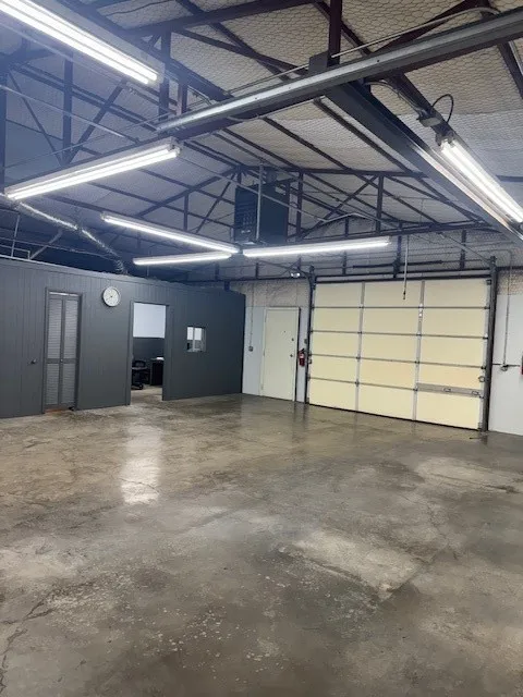 Warehouse For Sale in Tarrant County , 12959 Oak Grove Road S, Burleson, Texas 76028, 0, 0, Garage spaces, 0 Sqft, built in 1995, mls#21410366, Real Estate Agent in Burleson, Homes For Sale in Tarrant county, Homes For Sale in Burleson, Realtor in Burleson Texas, Real Estate Brokerage Independent Realty Texas, Luminita Cordes Realtor