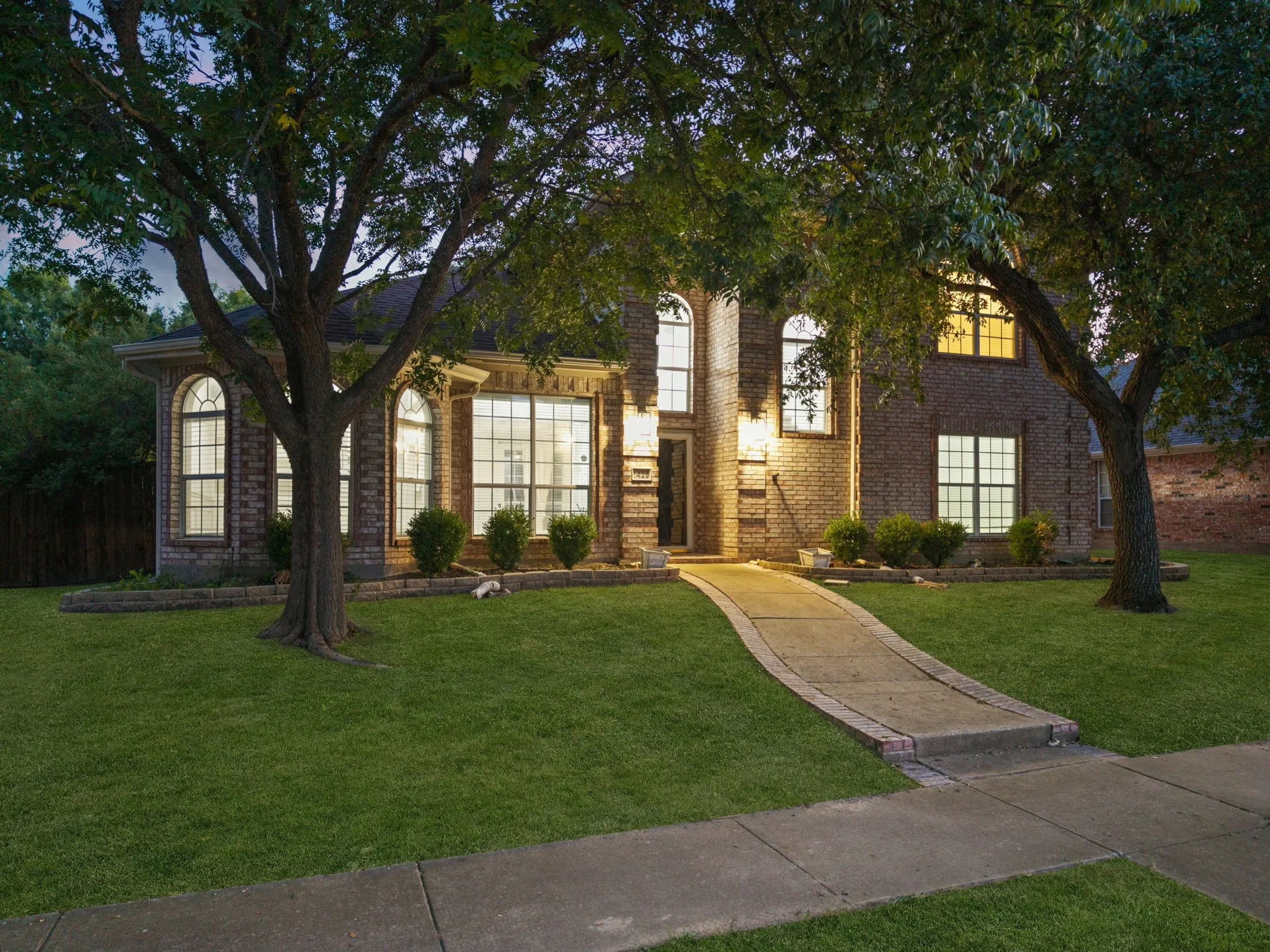 Single Family Residence For Sale in Collin County , 1429 Glendover Drive, Allen, Texas 75013, 4 Bedroom, 3 Bathroom, 2 Garage spaces, 2,843 Sqft, built in 2000, mls#21408135, Real Estate Agent in Allen, Homes For Sale in Collin county, Homes For Sale in Allen, Realtor in Allen Texas, Real Estate Brokerage Independent Realty Texas, Luminita Cordes Realtor