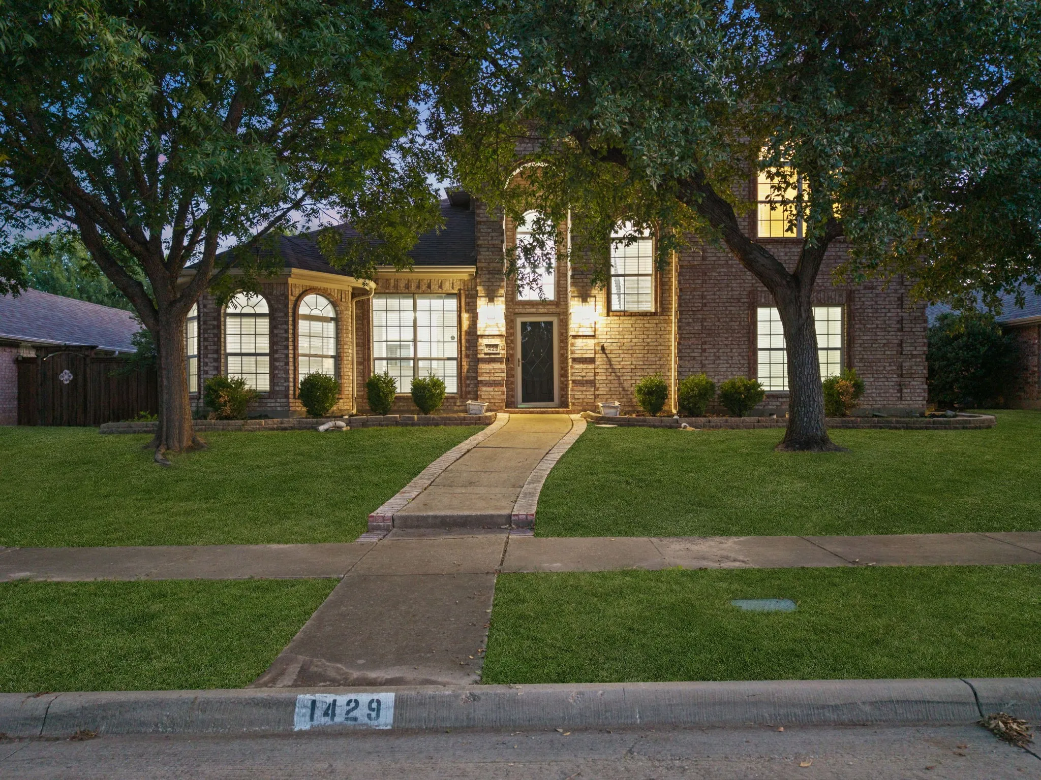 Single Family Residence For Sale in Collin County , 1429 Glendover Drive, Allen, Texas 75013, 4 Bedroom, 3 Bathroom, 2 Garage spaces, 2,843 Sqft, built in 2000, mls#21408135, Real Estate Agent in Allen, Homes For Sale in Collin county, Homes For Sale in Allen, Realtor in Allen Texas, Real Estate Brokerage Independent Realty Texas, Luminita Cordes Realtor