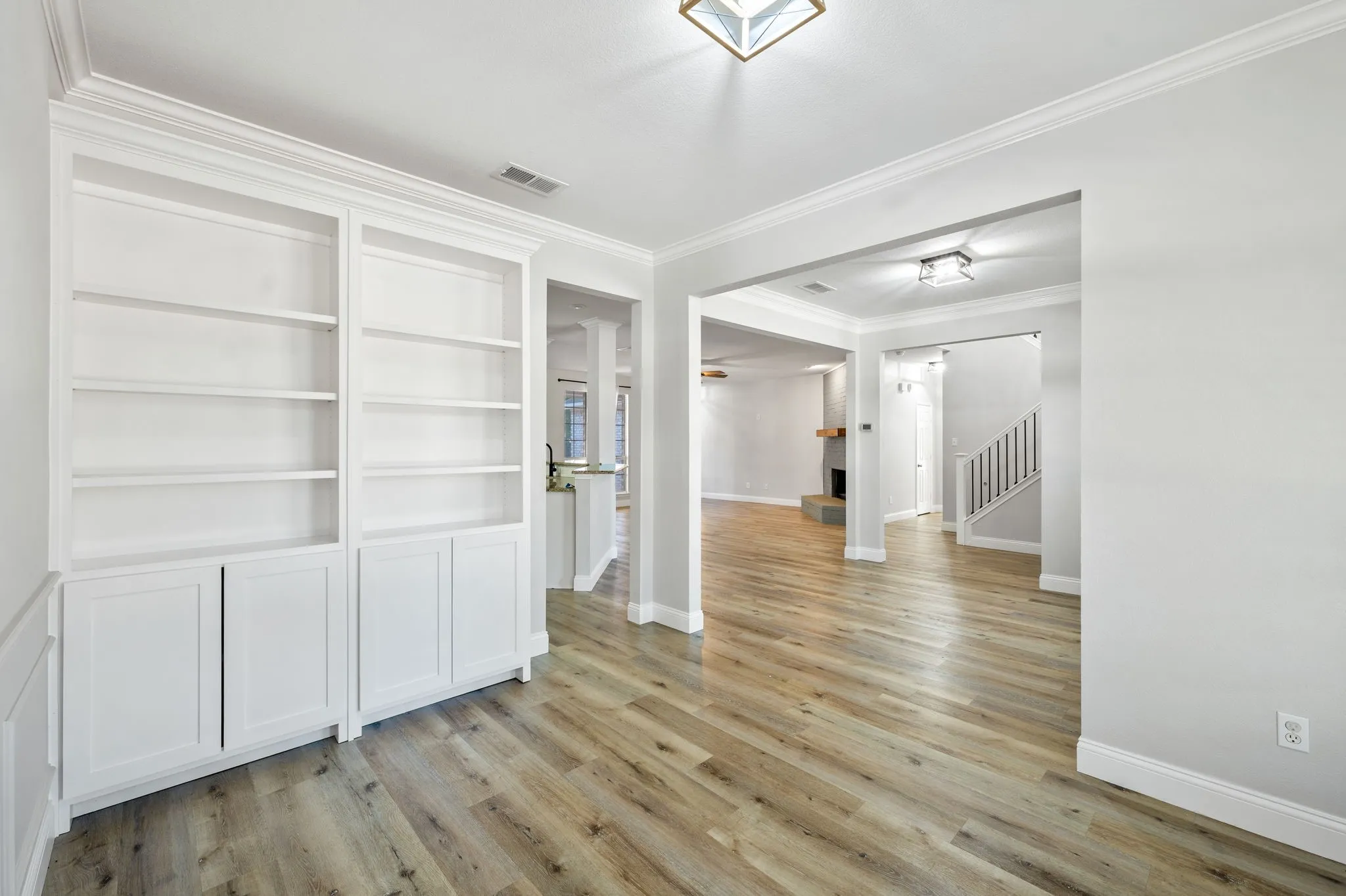 Single Family Residence For Sale in Collin County , 1429 Glendover Drive, Allen, Texas 75013, 4 Bedroom, 3 Bathroom, 2 Garage spaces, 2,843 Sqft, built in 2000, mls#21408135, Real Estate Agent in Allen, Homes For Sale in Collin county, Homes For Sale in Allen, Realtor in Allen Texas, Real Estate Brokerage Independent Realty Texas, Luminita Cordes Realtor
