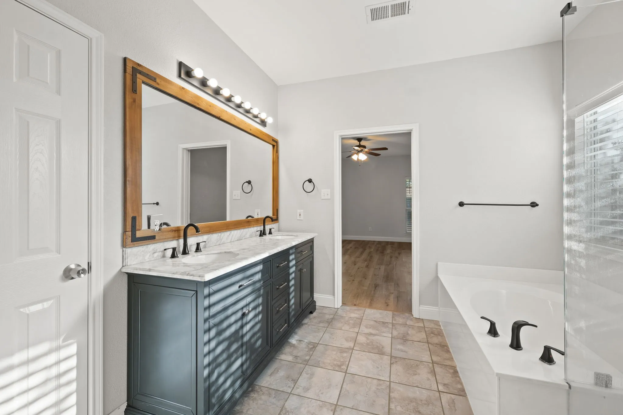 Single Family Residence For Sale in Collin County , 1429 Glendover Drive, Allen, Texas 75013, 4 Bedroom, 3 Bathroom, 2 Garage spaces, 2,843 Sqft, built in 2000, mls#21408135, Real Estate Agent in Allen, Homes For Sale in Collin county, Homes For Sale in Allen, Realtor in Allen Texas, Real Estate Brokerage Independent Realty Texas, Luminita Cordes Realtor