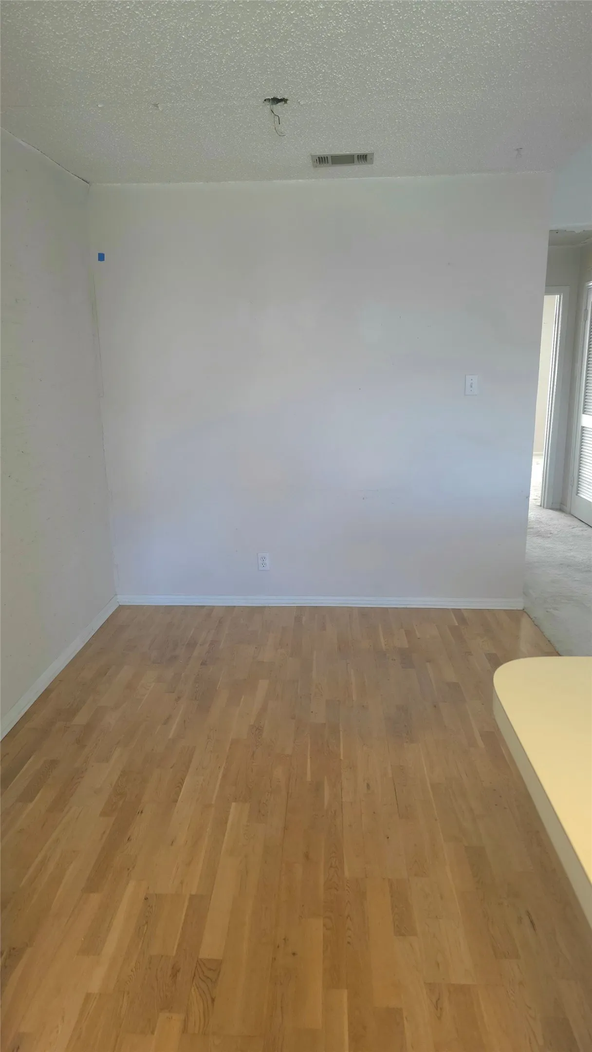 Hardwood flooring in dinng