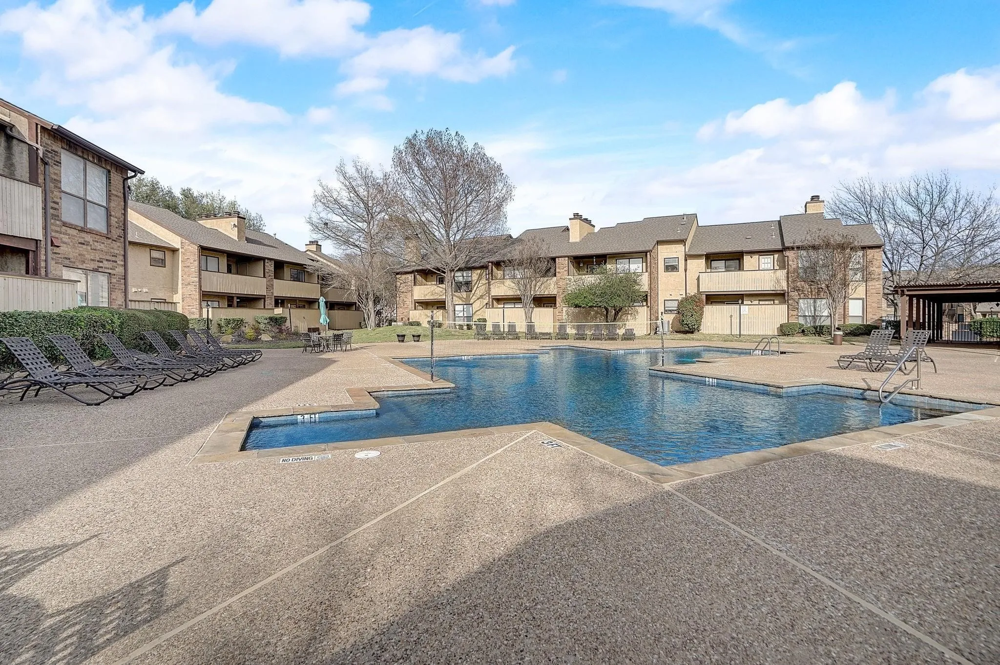 Condominium For Sale in Tarrant County , 1105 Calico Lane 1620, Arlington, Texas 76011, 1 Bedroom, 1 Bathroom, Garage spaces, 792 Sqft, built in 1981, mls#21410188, Real Estate Agent in Arlington, Homes For Sale in Tarrant county, Homes For Sale in Arlington, Realtor in Arlington Texas, Real Estate Brokerage Independent Realty Texas, Luminita Cordes Realtor