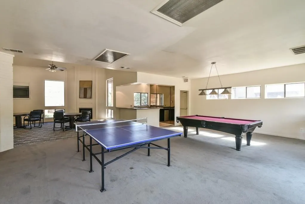 Condominium For Sale in Tarrant County , 1105 Calico Lane 1620, Arlington, Texas 76011, 1 Bedroom, 1 Bathroom, Garage spaces, 792 Sqft, built in 1981, mls#21410188, Real Estate Agent in Arlington, Homes For Sale in Tarrant county, Homes For Sale in Arlington, Realtor in Arlington Texas, Real Estate Brokerage Independent Realty Texas, Luminita Cordes Realtor
