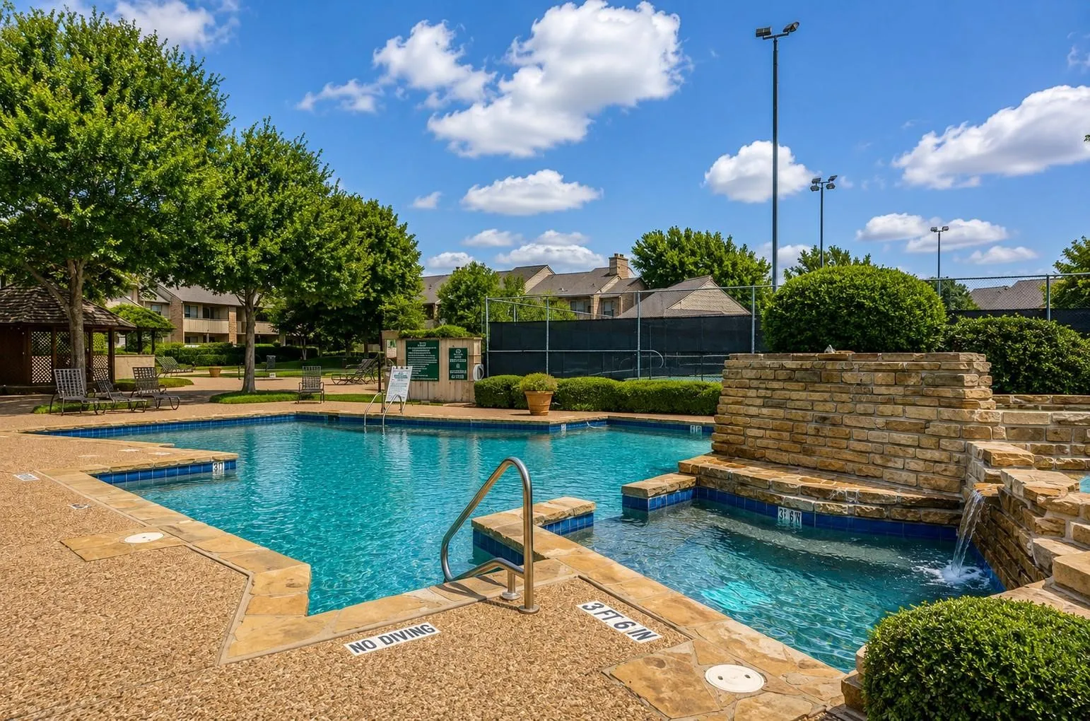 Condominium For Sale in Tarrant County , 1105 Calico Lane 1620, Arlington, Texas 76011, 1 Bedroom, 1 Bathroom, Garage spaces, 792 Sqft, built in 1981, mls#21410188, Real Estate Agent in Arlington, Homes For Sale in Tarrant county, Homes For Sale in Arlington, Realtor in Arlington Texas, Real Estate Brokerage Independent Realty Texas, Luminita Cordes Realtor