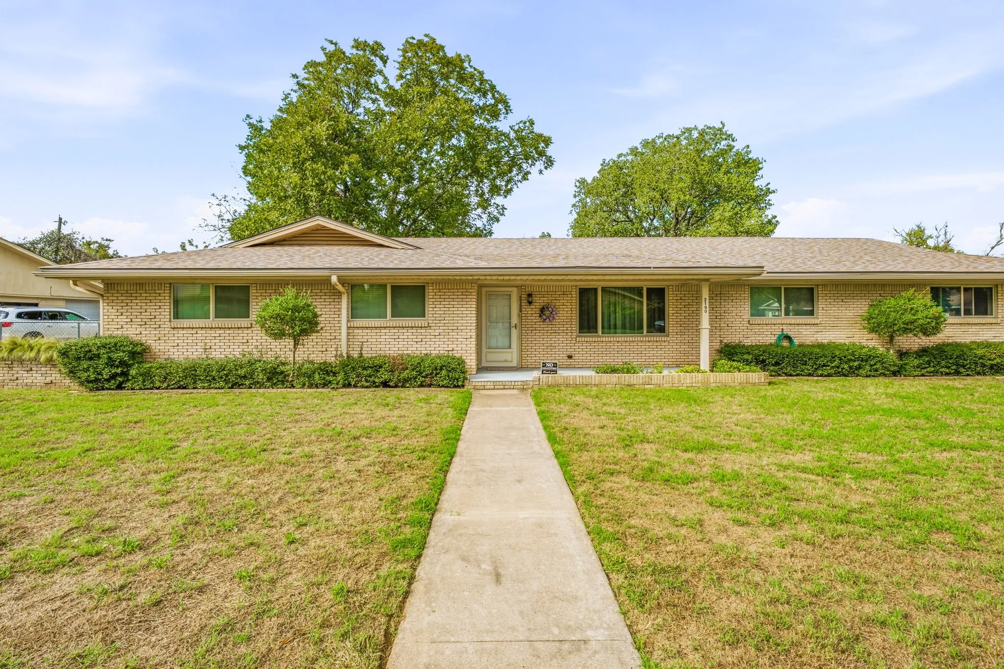 Single Family Residence For Sale in Erath County , 2190 N Woodland Street, Stephenville, Texas 76401, 3 Bedroom, 2 Bathroom, 2 Garage spaces, 1,870 Sqft, built in 1960, mls#21410336, Real Estate Agent in Stephenville, Homes For Sale in Erath county, Homes For Sale in Stephenville, Realtor in Stephenville Texas, Real Estate Brokerage Independent Realty Texas, Luminita Cordes Realtor