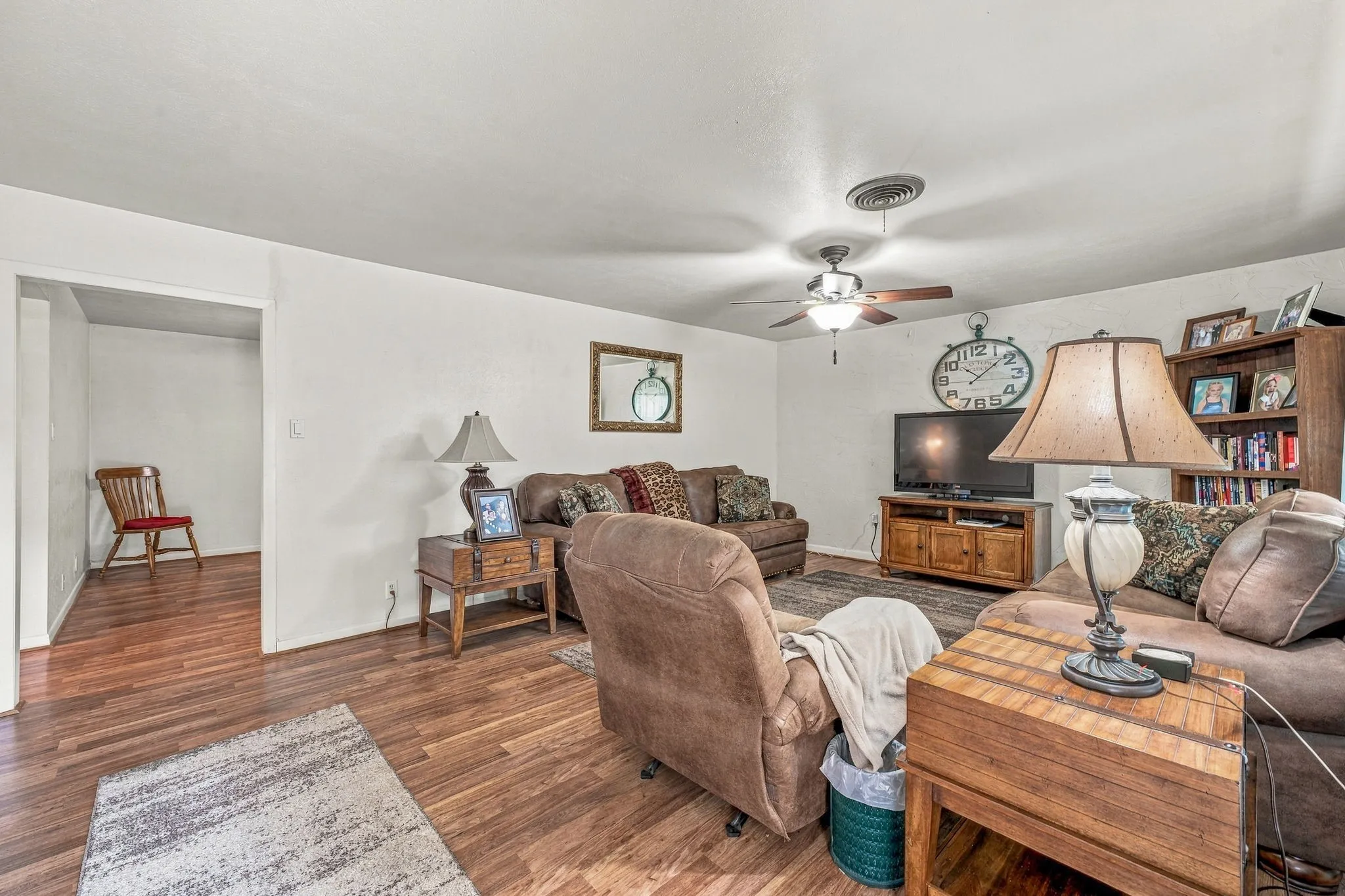 Single Family Residence For Sale in Erath County , 2190 N Woodland Street, Stephenville, Texas 76401, 3 Bedroom, 2 Bathroom, 2 Garage spaces, 1,870 Sqft, built in 1960, mls#21410336, Real Estate Agent in Stephenville, Homes For Sale in Erath county, Homes For Sale in Stephenville, Realtor in Stephenville Texas, Real Estate Brokerage Independent Realty Texas, Luminita Cordes Realtor
