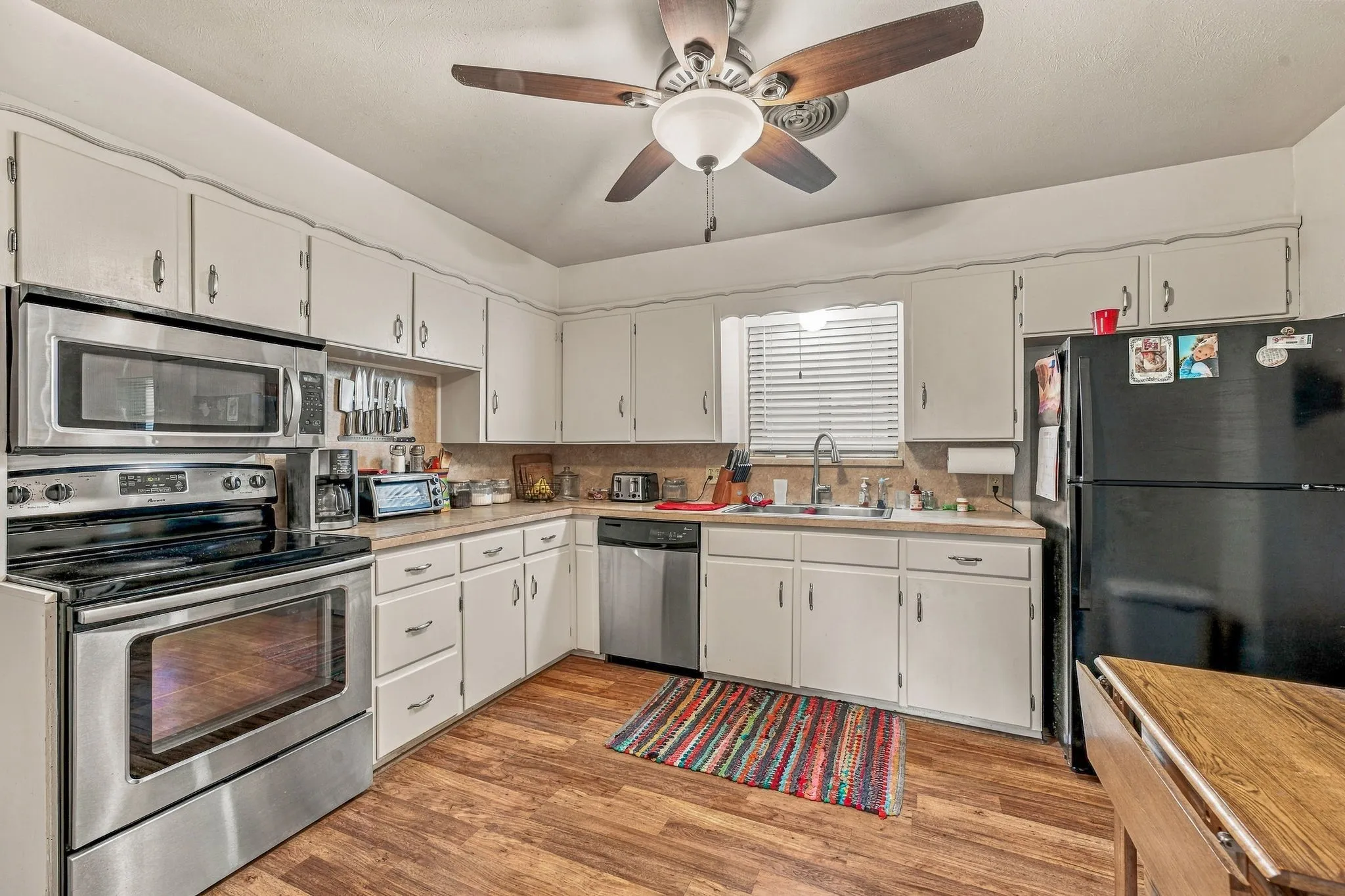 Single Family Residence For Sale in Erath County , 2190 N Woodland Street, Stephenville, Texas 76401, 3 Bedroom, 2 Bathroom, 2 Garage spaces, 1,870 Sqft, built in 1960, mls#21410336, Real Estate Agent in Stephenville, Homes For Sale in Erath county, Homes For Sale in Stephenville, Realtor in Stephenville Texas, Real Estate Brokerage Independent Realty Texas, Luminita Cordes Realtor