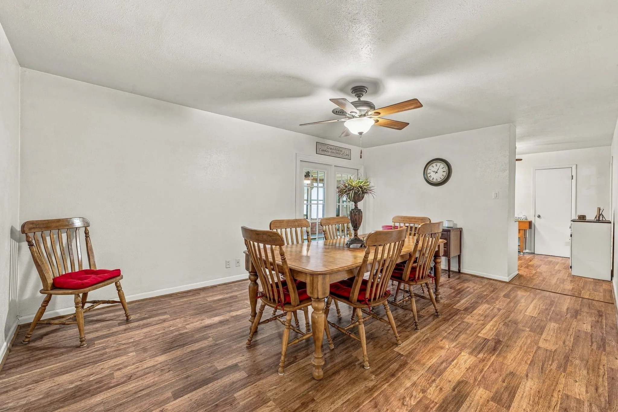 Single Family Residence For Sale in Erath County , 2190 N Woodland Street, Stephenville, Texas 76401, 3 Bedroom, 2 Bathroom, 2 Garage spaces, 1,870 Sqft, built in 1960, mls#21410336, Real Estate Agent in Stephenville, Homes For Sale in Erath county, Homes For Sale in Stephenville, Realtor in Stephenville Texas, Real Estate Brokerage Independent Realty Texas, Luminita Cordes Realtor