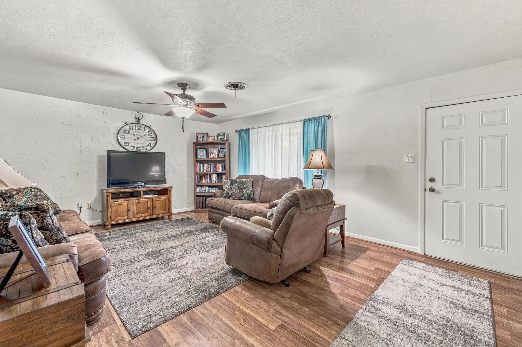 Single Family Residence For Sale in Erath County , 2190 N Woodland Street, Stephenville, Texas 76401, 3 Bedroom, 2 Bathroom, 2 Garage spaces, 1,870 Sqft, built in 1960, mls#21410336, Real Estate Agent in Stephenville, Homes For Sale in Erath county, Homes For Sale in Stephenville, Realtor in Stephenville Texas, Real Estate Brokerage Independent Realty Texas, Luminita Cordes Realtor