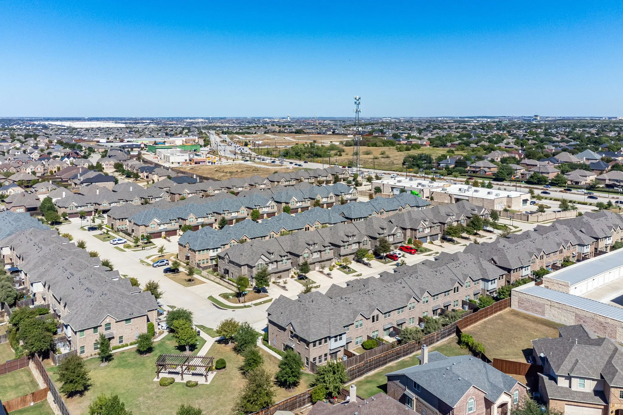 Townhouse For Sale in Denton County , 2700 Starburst Drive, Little Elm, Texas 75068, 3 Bedroom, 4 Bathroom, 2 Garage spaces, 1,844 Sqft, built in 2018, mls#21399353, Real Estate Agent in Little Elm, Homes For Sale in Denton county, Homes For Sale in Little Elm, Realtor in Little Elm Texas, Real Estate Brokerage Independent Realty Texas, Luminita Cordes Realtor