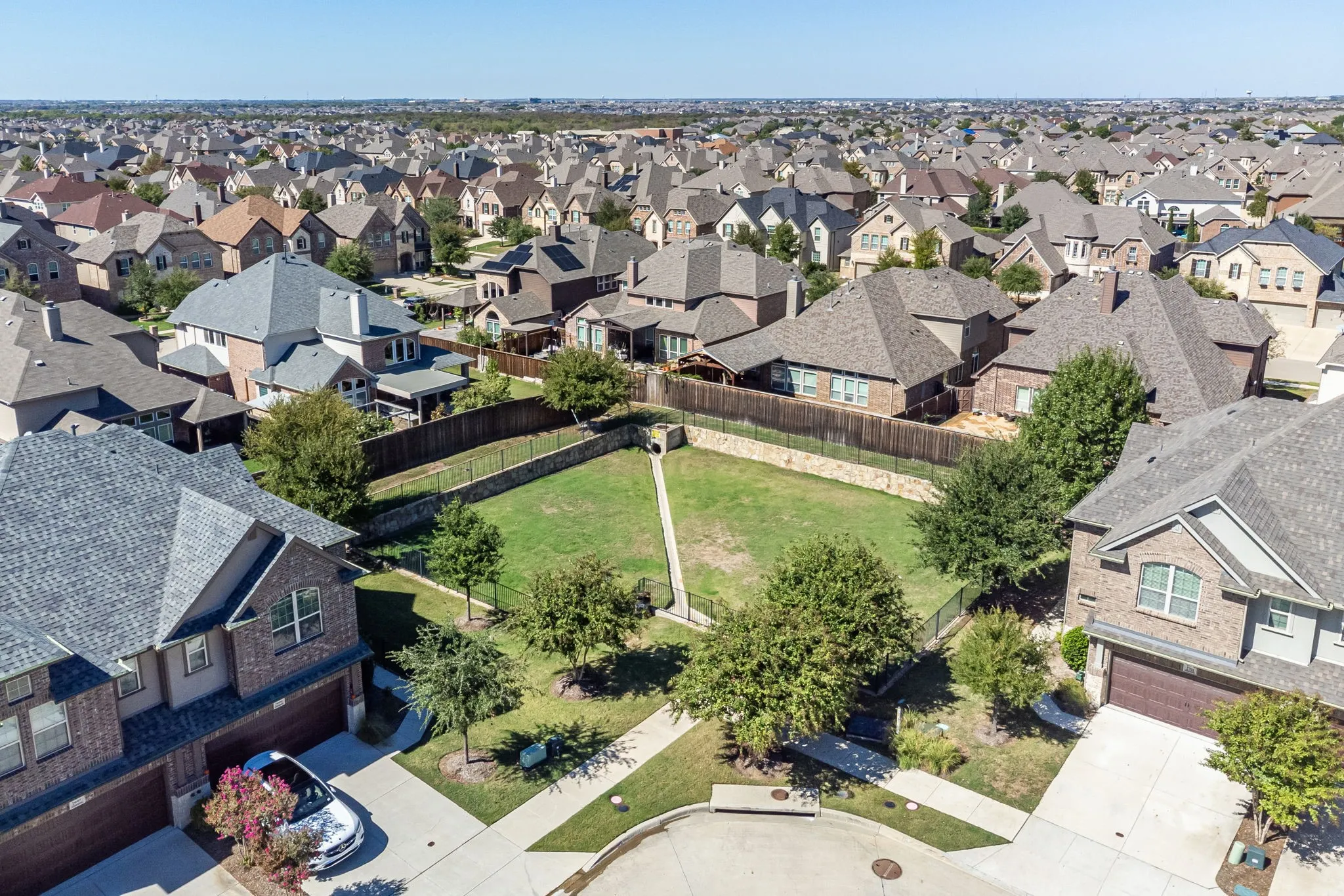 Townhouse For Sale in Denton County , 2700 Starburst Drive, Little Elm, Texas 75068, 3 Bedroom, 4 Bathroom, 2 Garage spaces, 1,844 Sqft, built in 2018, mls#21399353, Real Estate Agent in Little Elm, Homes For Sale in Denton county, Homes For Sale in Little Elm, Realtor in Little Elm Texas, Real Estate Brokerage Independent Realty Texas, Luminita Cordes Realtor