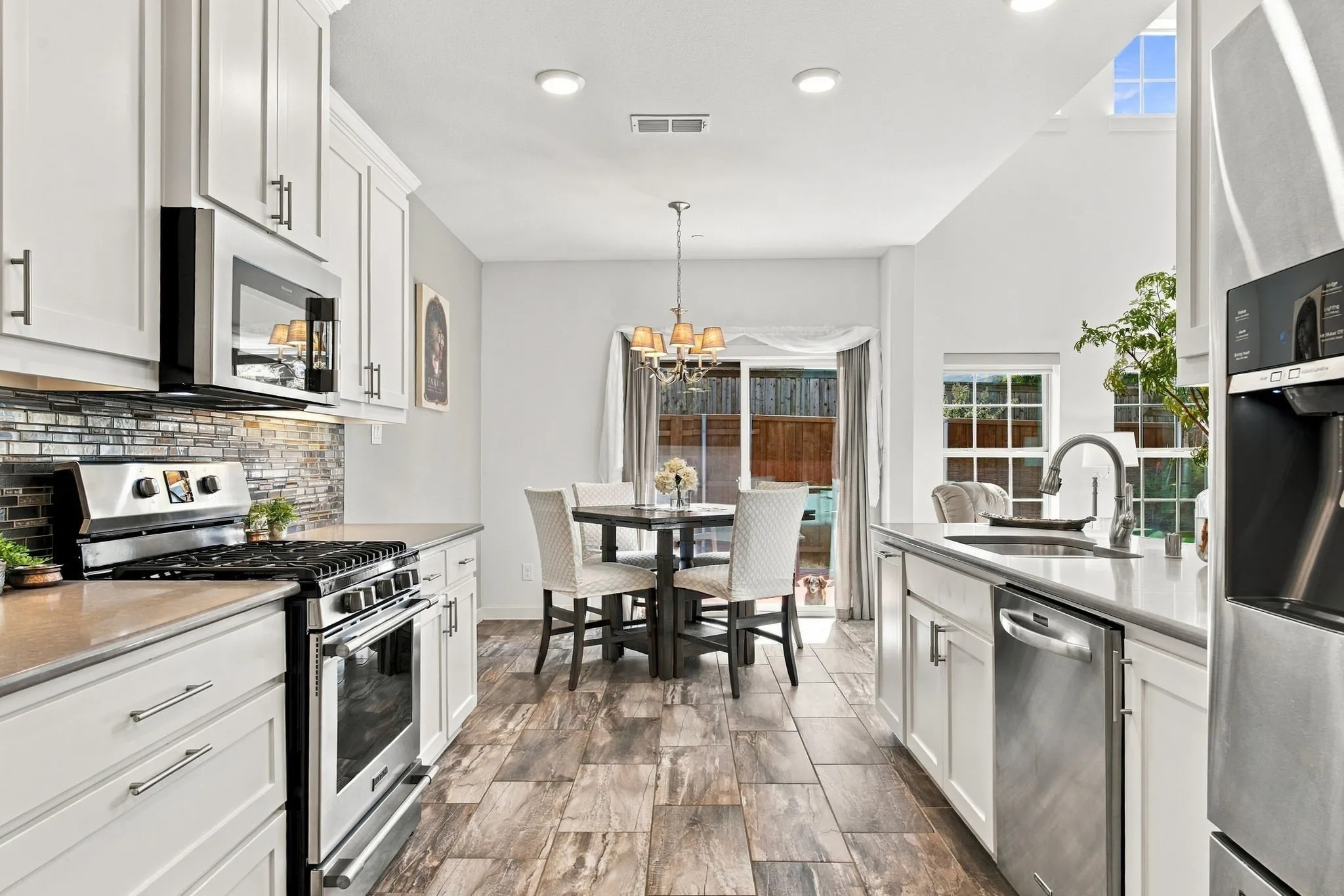 Townhouse For Sale in Denton County , 2700 Starburst Drive, Little Elm, Texas 75068, 3 Bedroom, 4 Bathroom, 2 Garage spaces, 1,844 Sqft, built in 2018, mls#21399353, Real Estate Agent in Little Elm, Homes For Sale in Denton county, Homes For Sale in Little Elm, Realtor in Little Elm Texas, Real Estate Brokerage Independent Realty Texas, Luminita Cordes Realtor