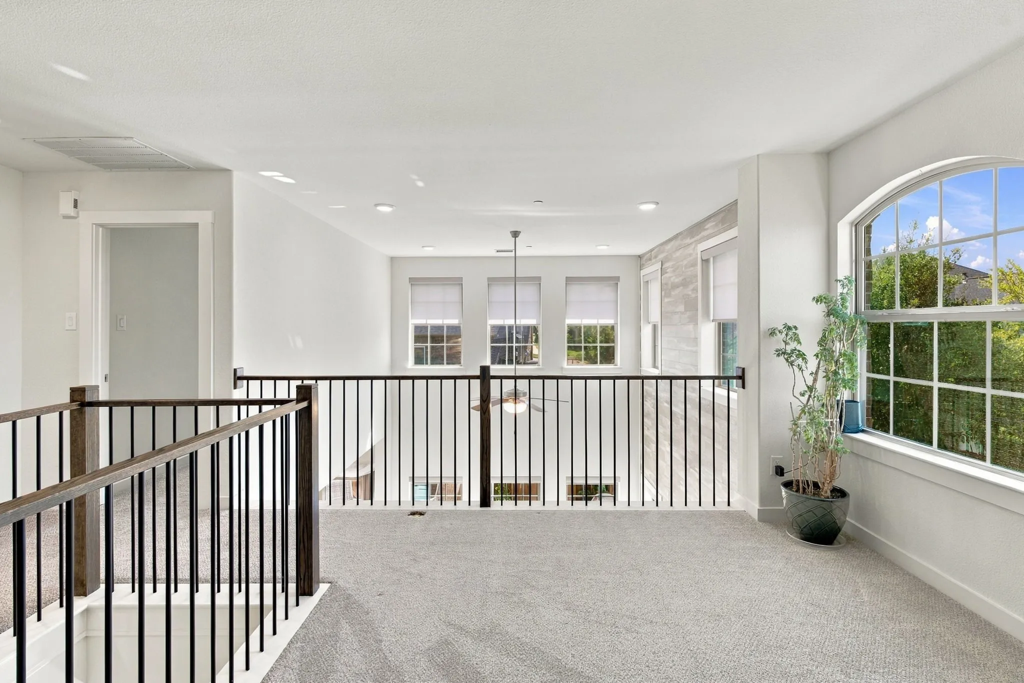 Townhouse For Sale in Denton County , 2700 Starburst Drive, Little Elm, Texas 75068, 3 Bedroom, 4 Bathroom, 2 Garage spaces, 1,844 Sqft, built in 2018, mls#21399353, Real Estate Agent in Little Elm, Homes For Sale in Denton county, Homes For Sale in Little Elm, Realtor in Little Elm Texas, Real Estate Brokerage Independent Realty Texas, Luminita Cordes Realtor