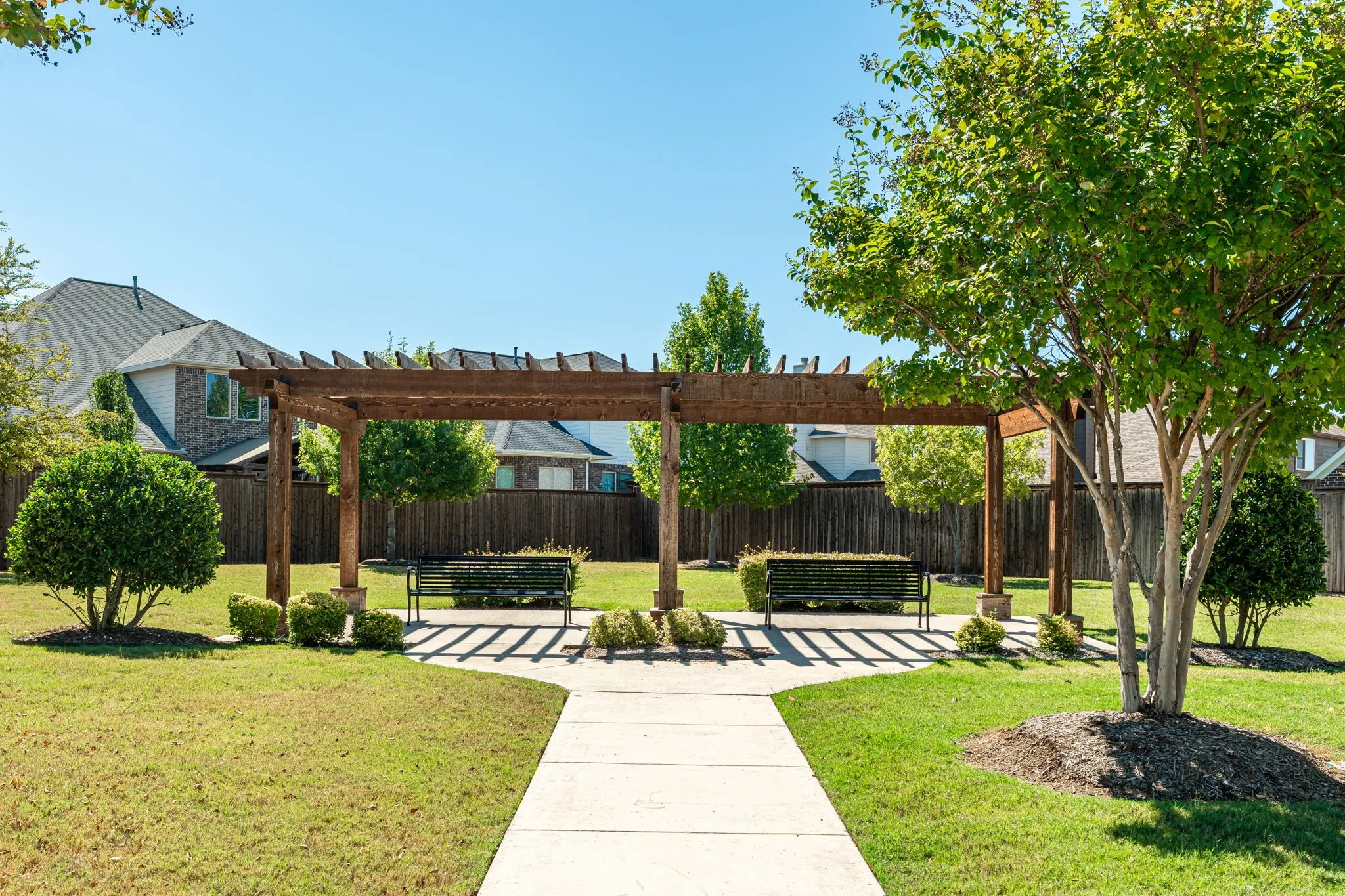 Townhouse For Sale in Denton County , 2700 Starburst Drive, Little Elm, Texas 75068, 3 Bedroom, 4 Bathroom, 2 Garage spaces, 1,844 Sqft, built in 2018, mls#21399353, Real Estate Agent in Little Elm, Homes For Sale in Denton county, Homes For Sale in Little Elm, Realtor in Little Elm Texas, Real Estate Brokerage Independent Realty Texas, Luminita Cordes Realtor