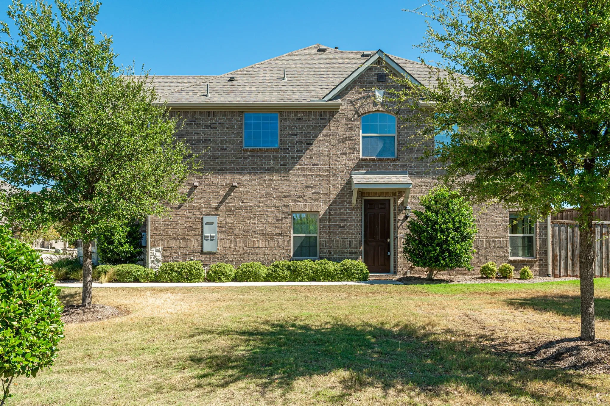 Townhouse For Sale in Denton County , 2700 Starburst Drive, Little Elm, Texas 75068, 3 Bedroom, 4 Bathroom, 2 Garage spaces, 1,844 Sqft, built in 2018, mls#21399353, Real Estate Agent in Little Elm, Homes For Sale in Denton county, Homes For Sale in Little Elm, Realtor in Little Elm Texas, Real Estate Brokerage Independent Realty Texas, Luminita Cordes Realtor
