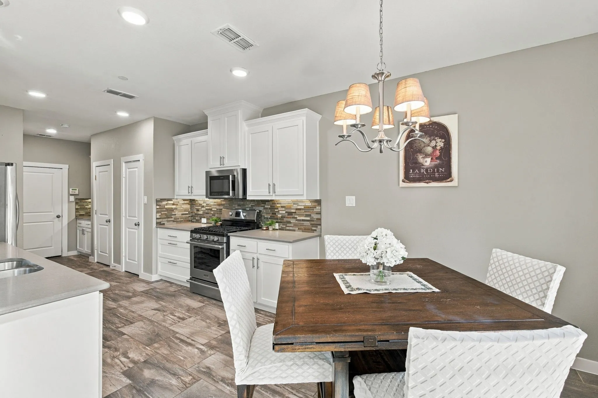 Townhouse For Sale in Denton County , 2700 Starburst Drive, Little Elm, Texas 75068, 3 Bedroom, 4 Bathroom, 2 Garage spaces, 1,844 Sqft, built in 2018, mls#21399353, Real Estate Agent in Little Elm, Homes For Sale in Denton county, Homes For Sale in Little Elm, Realtor in Little Elm Texas, Real Estate Brokerage Independent Realty Texas, Luminita Cordes Realtor