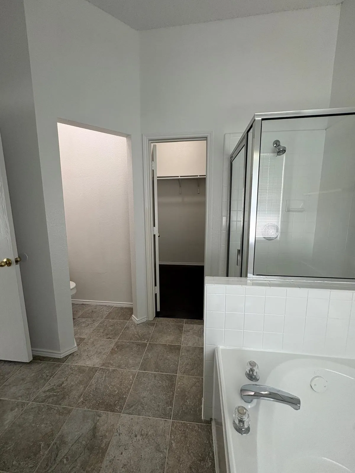 Single Family Residence For Rent in Tarrant County , 6426 St Leonard Drive, Arlington, Texas 76001, 4 Bedroom, 2 Bathroom, 2 Garage spaces, 2,157 Sqft, built in 1998, mls#21410391, Real Estate Agent in Arlington, Homes For Rent in Tarrant county, Homes For Rent in Arlington, Realtor in Arlington Texas, Real Estate Brokerage Independent Realty Texas, Luminita Cordes Realtor