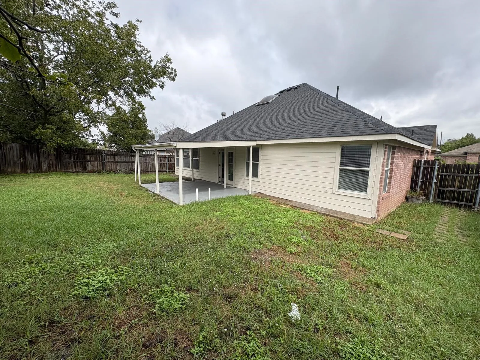 Single Family Residence For Rent in Tarrant County , 6426 St Leonard Drive, Arlington, Texas 76001, 4 Bedroom, 2 Bathroom, 2 Garage spaces, 2,157 Sqft, built in 1998, mls#21410391, Real Estate Agent in Arlington, Homes For Rent in Tarrant county, Homes For Rent in Arlington, Realtor in Arlington Texas, Real Estate Brokerage Independent Realty Texas, Luminita Cordes Realtor