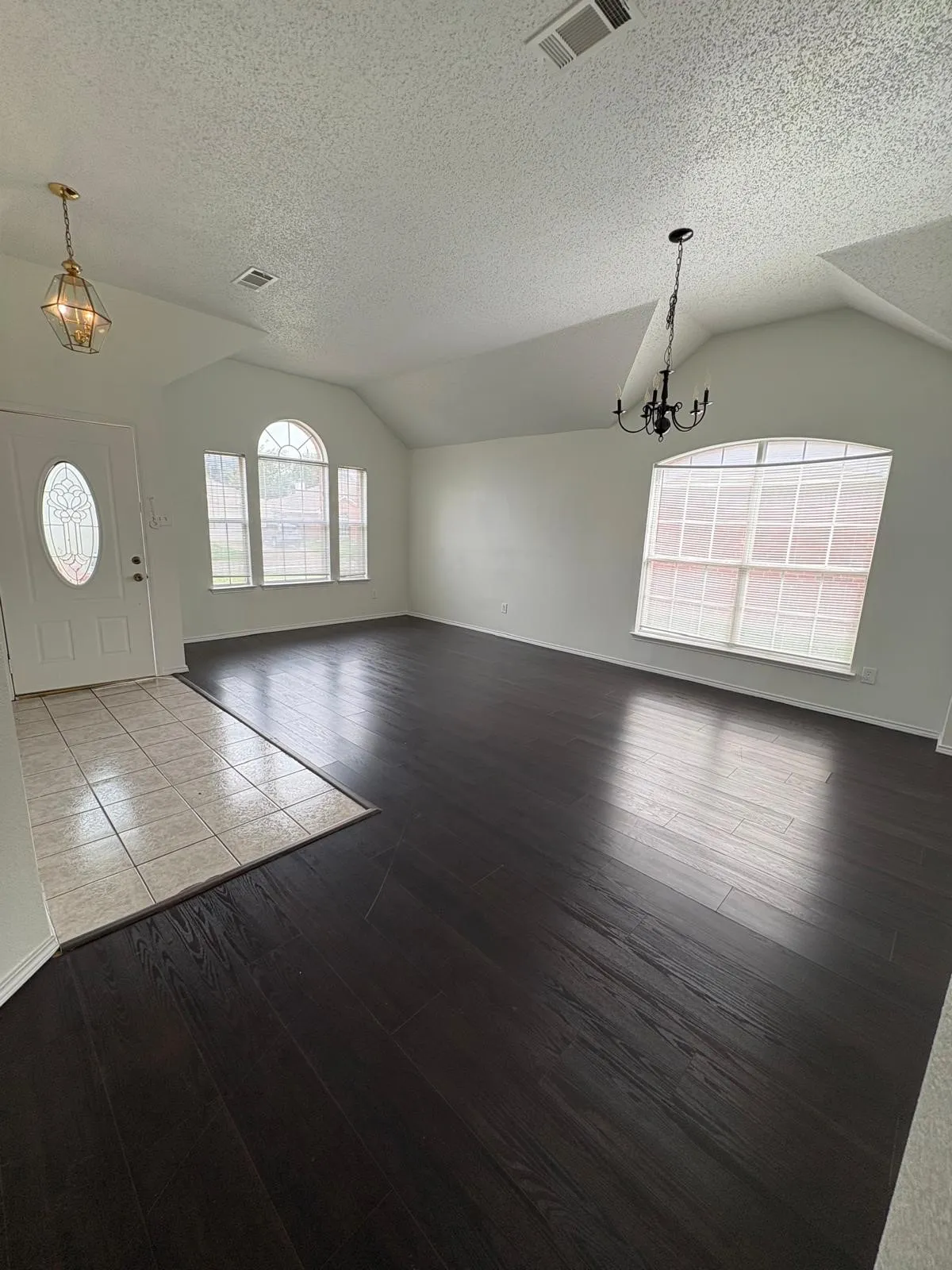 Single Family Residence For Rent in Tarrant County , 6426 St Leonard Drive, Arlington, Texas 76001, 4 Bedroom, 2 Bathroom, 2 Garage spaces, 2,157 Sqft, built in 1998, mls#21410391, Real Estate Agent in Arlington, Homes For Rent in Tarrant county, Homes For Rent in Arlington, Realtor in Arlington Texas, Real Estate Brokerage Independent Realty Texas, Luminita Cordes Realtor