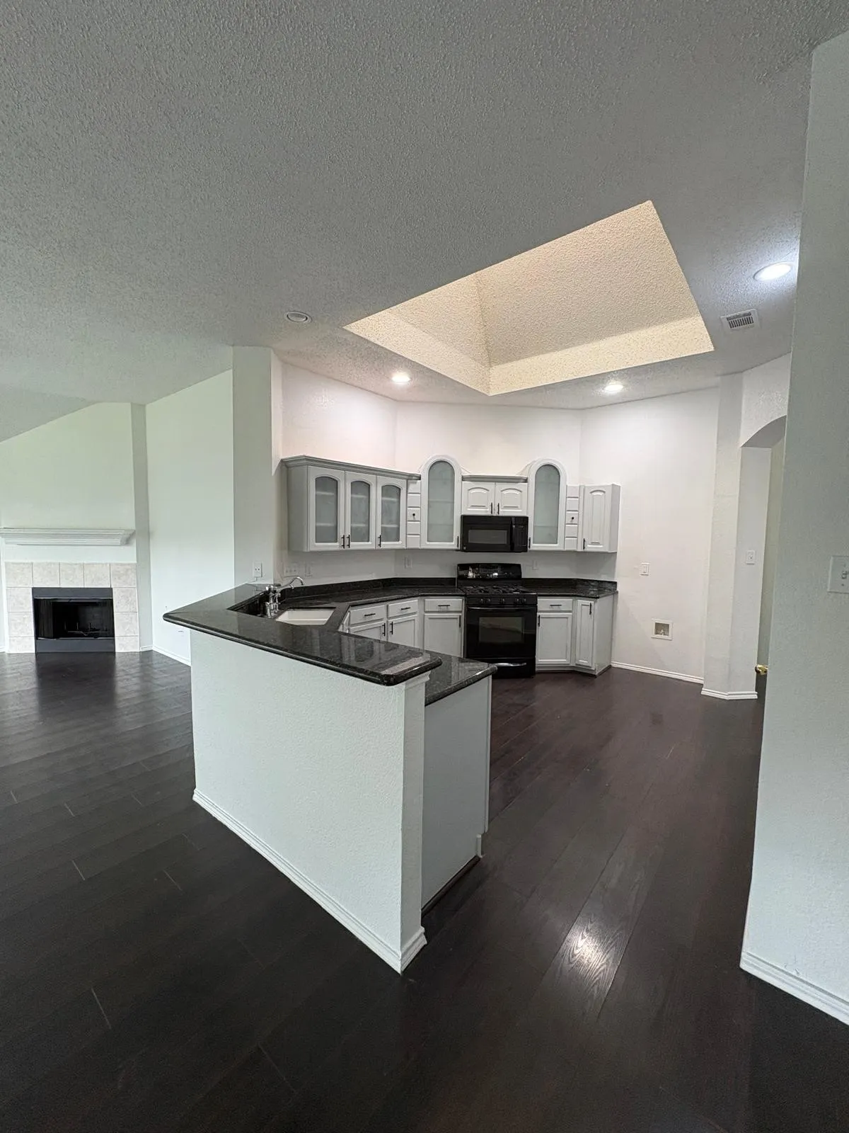 Single Family Residence For Rent in Tarrant County , 6426 St Leonard Drive, Arlington, Texas 76001, 4 Bedroom, 2 Bathroom, 2 Garage spaces, 2,157 Sqft, built in 1998, mls#21410391, Real Estate Agent in Arlington, Homes For Rent in Tarrant county, Homes For Rent in Arlington, Realtor in Arlington Texas, Real Estate Brokerage Independent Realty Texas, Luminita Cordes Realtor