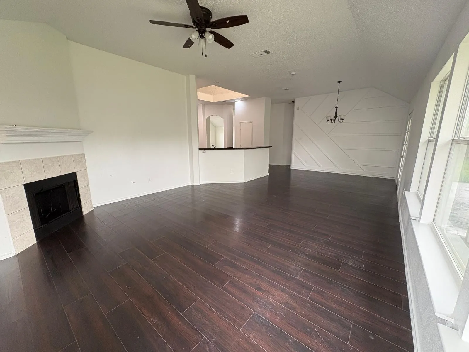 Single Family Residence For Rent in Tarrant County , 6426 St Leonard Drive, Arlington, Texas 76001, 4 Bedroom, 2 Bathroom, 2 Garage spaces, 2,157 Sqft, built in 1998, mls#21410391, Real Estate Agent in Arlington, Homes For Rent in Tarrant county, Homes For Rent in Arlington, Realtor in Arlington Texas, Real Estate Brokerage Independent Realty Texas, Luminita Cordes Realtor