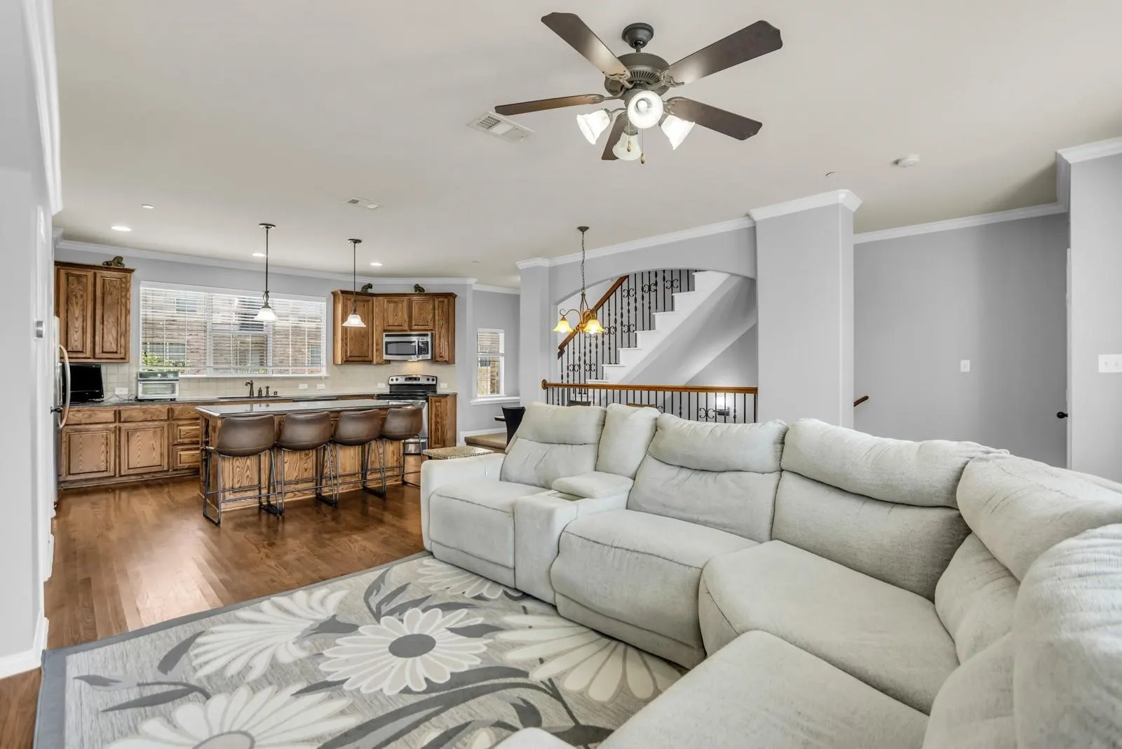 Condominium For Rent in Denton County , 2700 Club Ridge Drive 1, Lewisville, Texas 75067, 3 Bedroom, 4 Bathroom, 2 Garage spaces, 1,750 Sqft, built in 2008, mls#21406140, Real Estate Agent in Lewisville, Homes For Rent in Denton county, Homes For Rent in Lewisville, Realtor in Lewisville Texas, Real Estate Brokerage Independent Realty Texas, Luminita Cordes Realtor