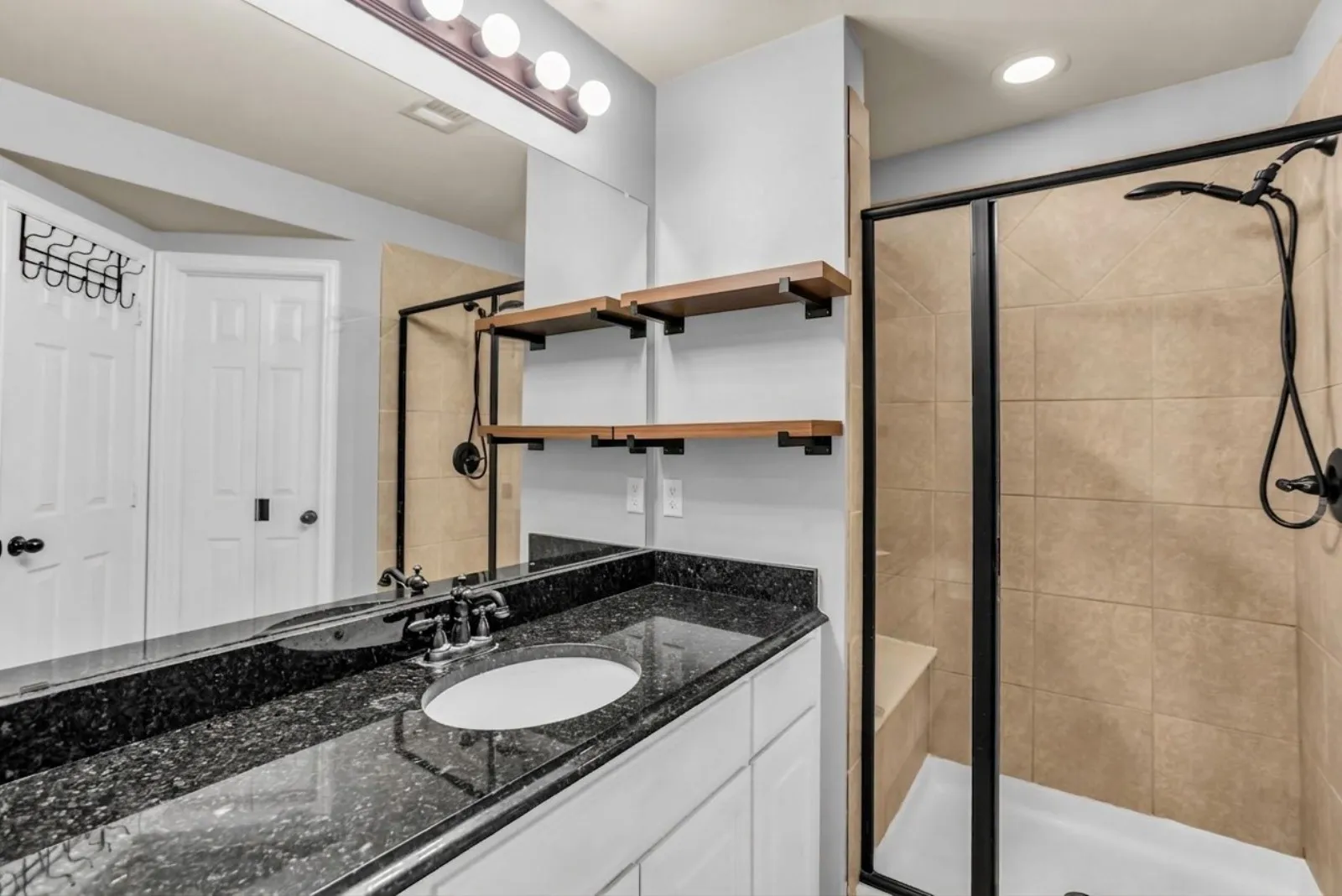 Condominium For Rent in Denton County , 2700 Club Ridge Drive 1, Lewisville, Texas 75067, 3 Bedroom, 4 Bathroom, 2 Garage spaces, 1,750 Sqft, built in 2008, mls#21406140, Real Estate Agent in Lewisville, Homes For Rent in Denton county, Homes For Rent in Lewisville, Realtor in Lewisville Texas, Real Estate Brokerage Independent Realty Texas, Luminita Cordes Realtor