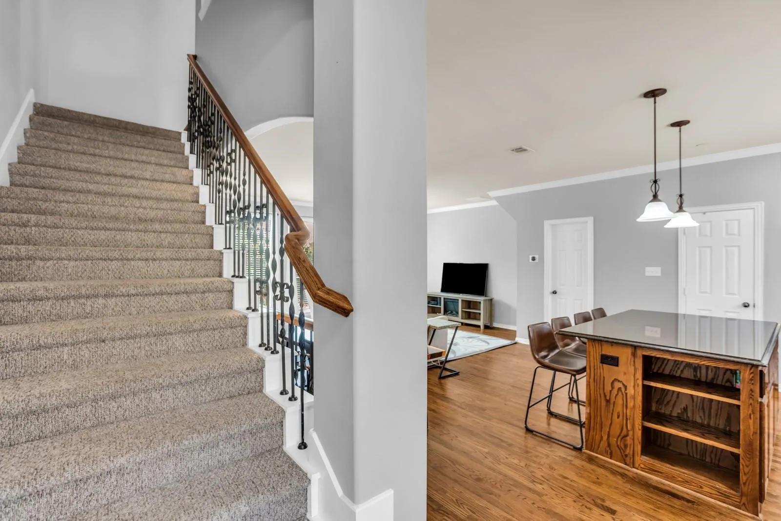Condominium For Rent in Denton County , 2700 Club Ridge Drive 1, Lewisville, Texas 75067, 3 Bedroom, 4 Bathroom, 2 Garage spaces, 1,750 Sqft, built in 2008, mls#21406140, Real Estate Agent in Lewisville, Homes For Rent in Denton county, Homes For Rent in Lewisville, Realtor in Lewisville Texas, Real Estate Brokerage Independent Realty Texas, Luminita Cordes Realtor