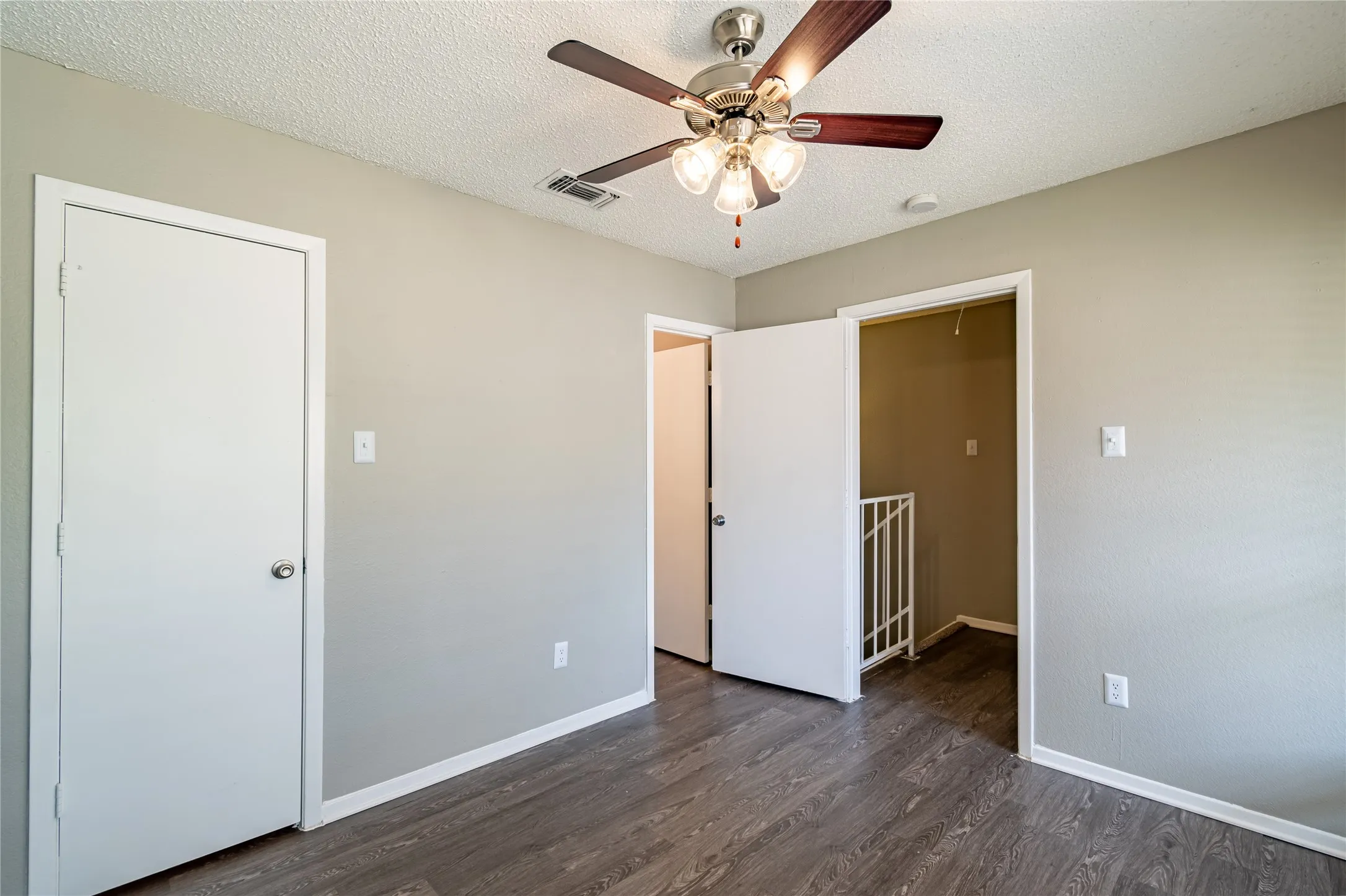 Quadruplex For Rent in Tarrant County , 808 Treadwell Court A, Hurst, Texas 76053, 2 Bedroom, 3 Bathroom, Garage spaces, 1,056 Sqft, built in 1985, mls#21410399, Real Estate Agent in Hurst, Homes For Rent in Tarrant county, Homes For Rent in Hurst, Realtor in Hurst Texas, Real Estate Brokerage Independent Realty Texas, Luminita Cordes Realtor