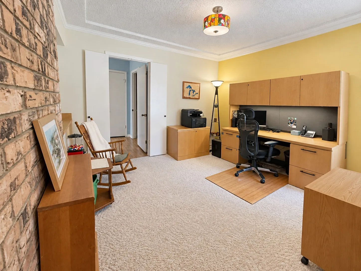 Formal dining or office.