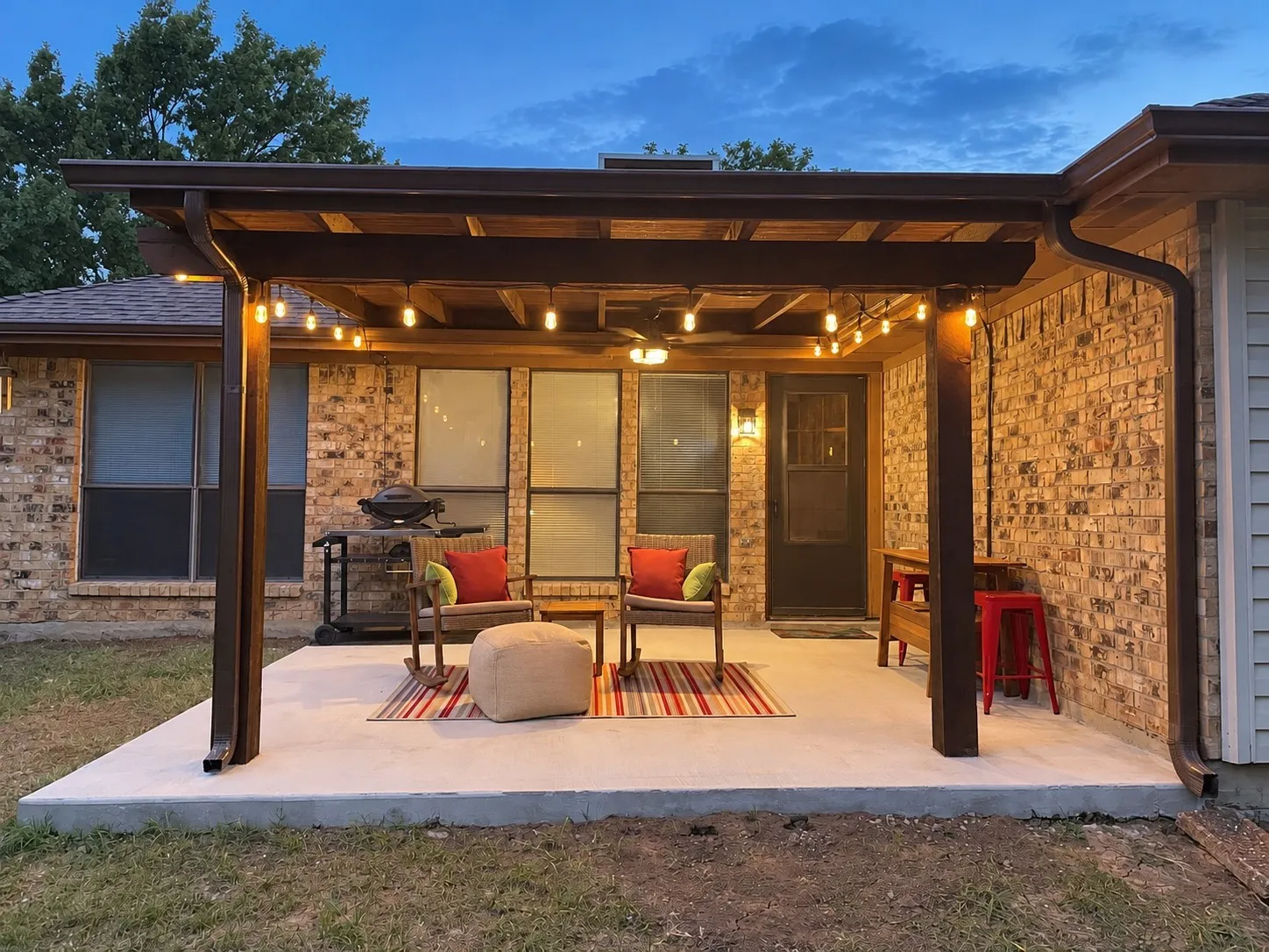 Single Family Residence For Sale in Denton County , 929 Reno Street, Lewisville, Texas 75077, 4 Bedroom, 2 Bathroom, 2 Garage spaces, 1,740 Sqft, built in 1981, mls#21409662, Real Estate Agent in Lewisville, Homes For Sale in Denton county, Homes For Sale in Lewisville, Realtor in Lewisville Texas, Real Estate Brokerage Independent Realty Texas, Luminita Cordes Realtor