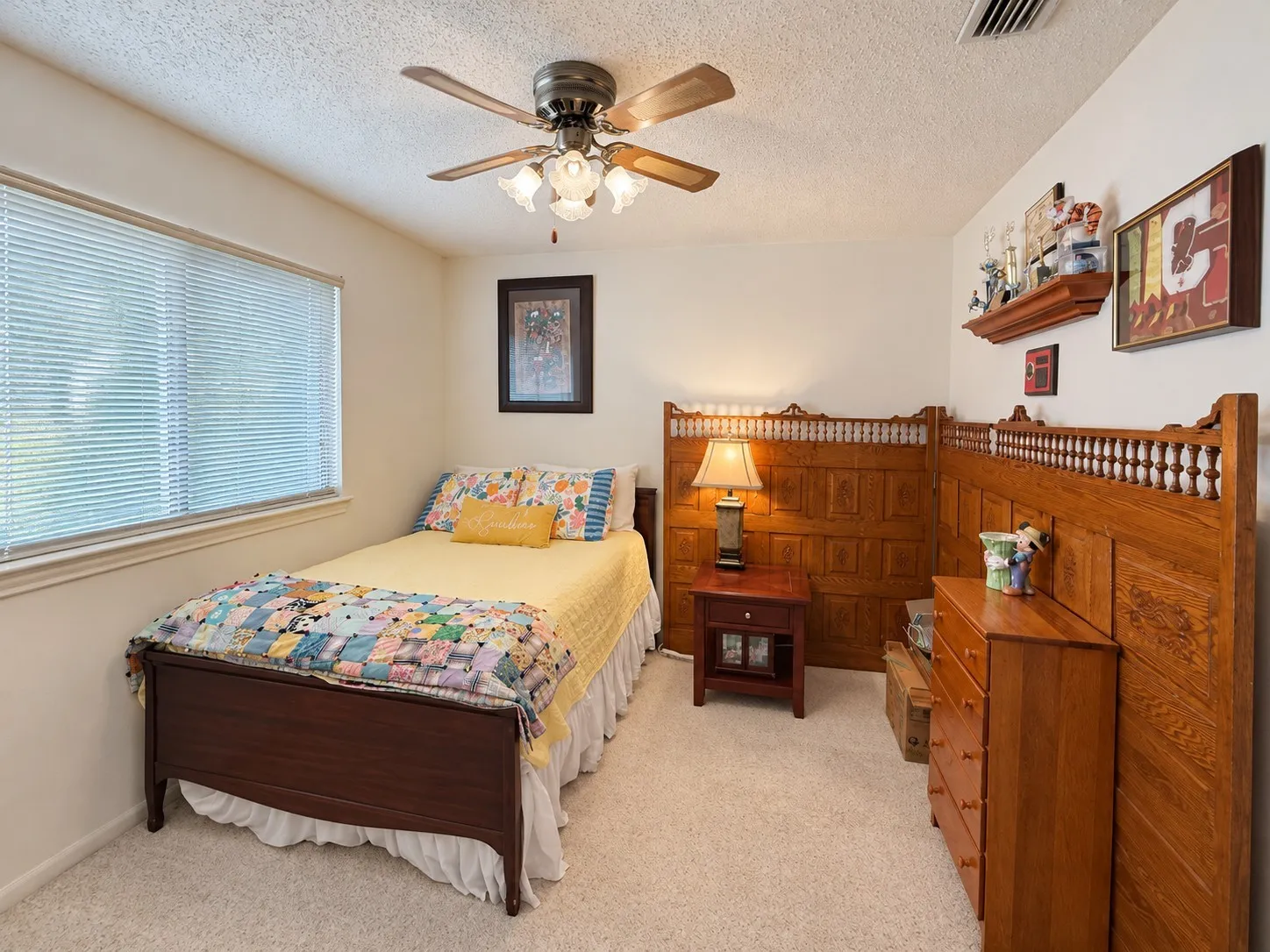 Single Family Residence For Sale in Denton County , 929 Reno Street, Lewisville, Texas 75077, 4 Bedroom, 2 Bathroom, 2 Garage spaces, 1,740 Sqft, built in 1981, mls#21409662, Real Estate Agent in Lewisville, Homes For Sale in Denton county, Homes For Sale in Lewisville, Realtor in Lewisville Texas, Real Estate Brokerage Independent Realty Texas, Luminita Cordes Realtor