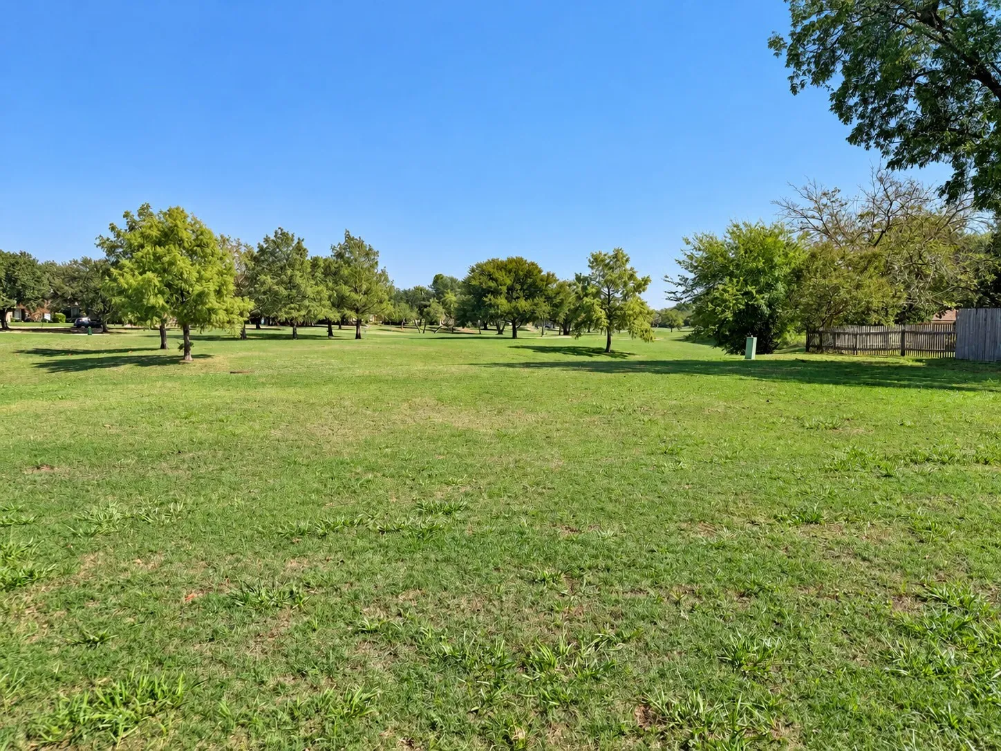 Single Family Residence For Sale in Denton County , 929 Reno Street, Lewisville, Texas 75077, 4 Bedroom, 2 Bathroom, 2 Garage spaces, 1,740 Sqft, built in 1981, mls#21409662, Real Estate Agent in Lewisville, Homes For Sale in Denton county, Homes For Sale in Lewisville, Realtor in Lewisville Texas, Real Estate Brokerage Independent Realty Texas, Luminita Cordes Realtor