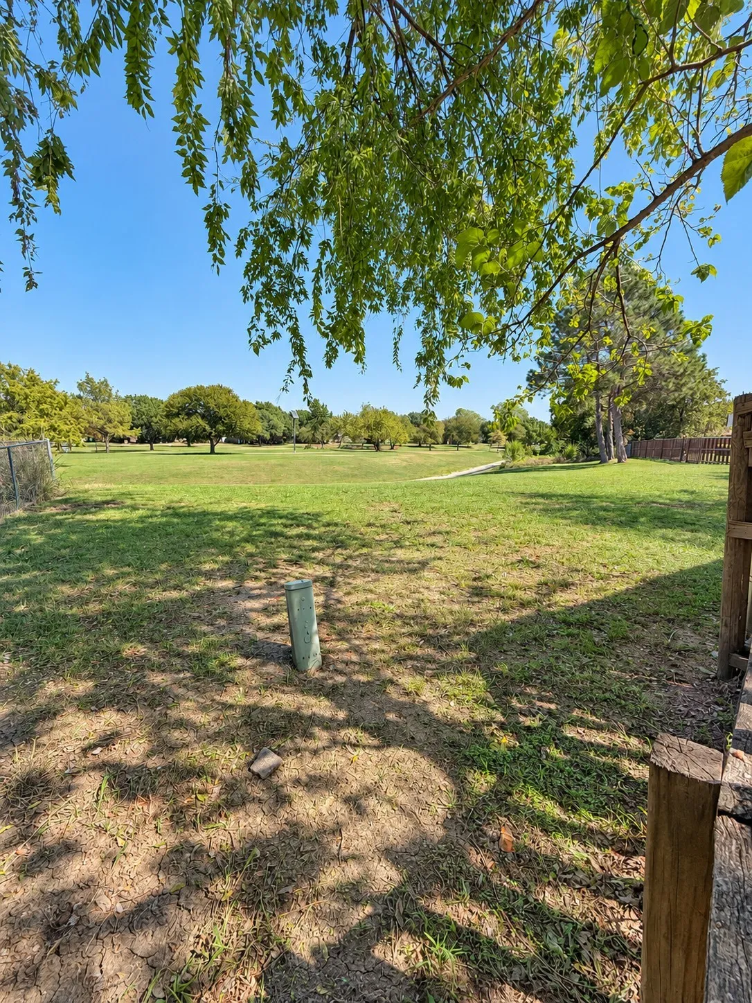 Single Family Residence For Sale in Denton County , 929 Reno Street, Lewisville, Texas 75077, 4 Bedroom, 2 Bathroom, 2 Garage spaces, 1,740 Sqft, built in 1981, mls#21409662, Real Estate Agent in Lewisville, Homes For Sale in Denton county, Homes For Sale in Lewisville, Realtor in Lewisville Texas, Real Estate Brokerage Independent Realty Texas, Luminita Cordes Realtor