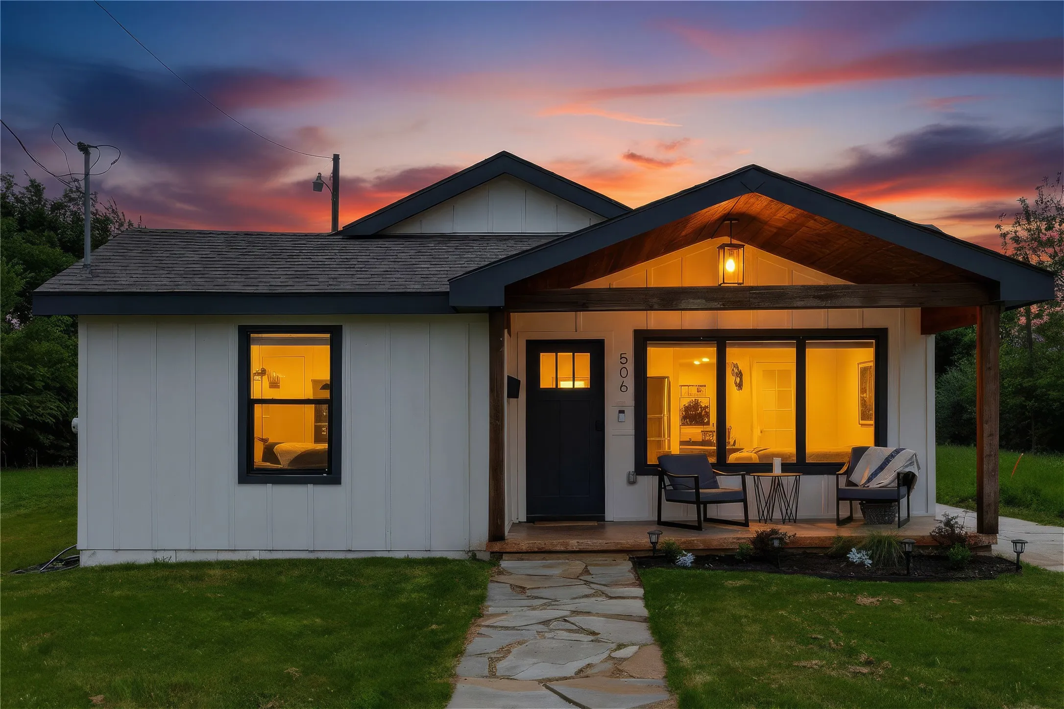 Main Residence | 1,401 SqFt | 4 Bedrooms | 2 Baths