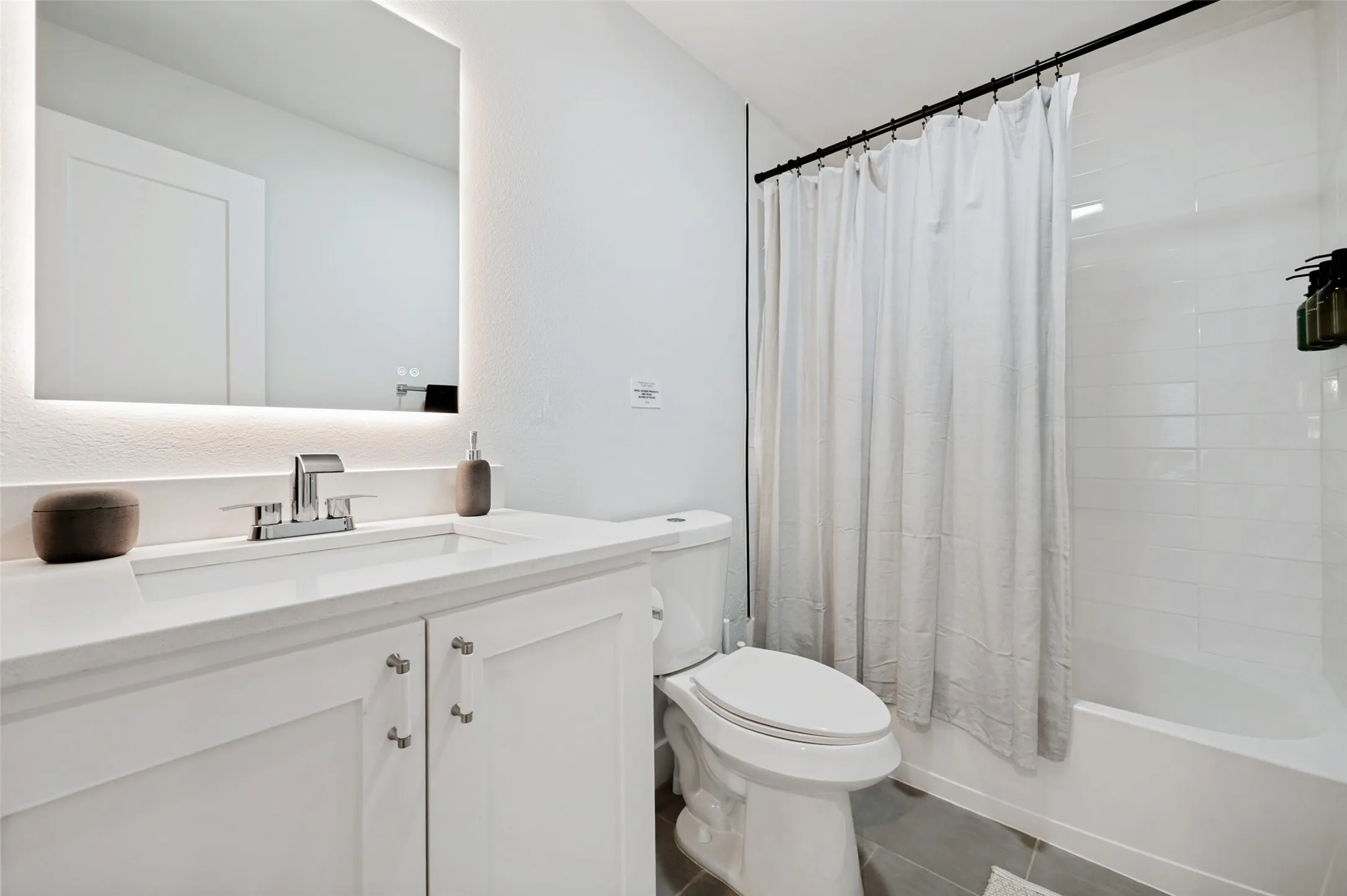 Detached Second Residence | Full Bathroom