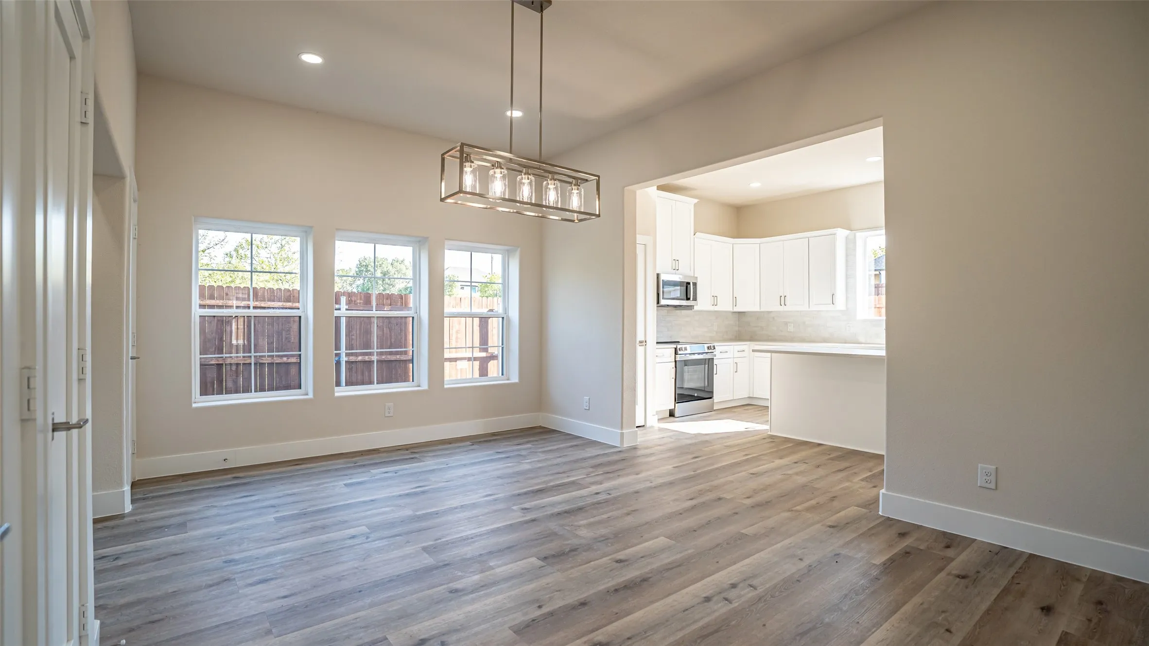 Single Family Residence For Sale in Hood County , 5426 Van Horn Drive, Granbury, Texas 76048, 4 Bedroom, 4 Bathroom, 2 Garage spaces, 2,359 Sqft, built in 2025, mls#21410413, Real Estate Agent in Granbury, Homes For Sale in Hood county, Homes For Sale in Granbury, Realtor in Granbury Texas, Real Estate Brokerage Independent Realty Texas, Luminita Cordes Realtor