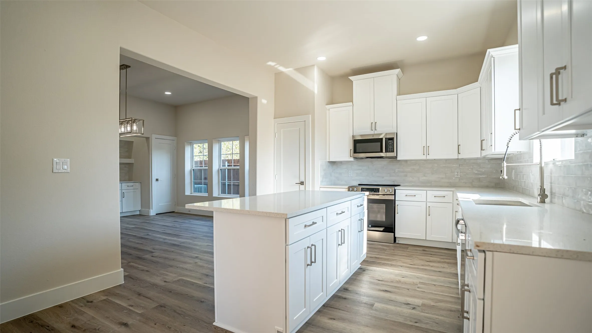 Single Family Residence For Sale in Hood County , 5426 Van Horn Drive, Granbury, Texas 76048, 4 Bedroom, 4 Bathroom, 2 Garage spaces, 2,359 Sqft, built in 2025, mls#21410413, Real Estate Agent in Granbury, Homes For Sale in Hood county, Homes For Sale in Granbury, Realtor in Granbury Texas, Real Estate Brokerage Independent Realty Texas, Luminita Cordes Realtor