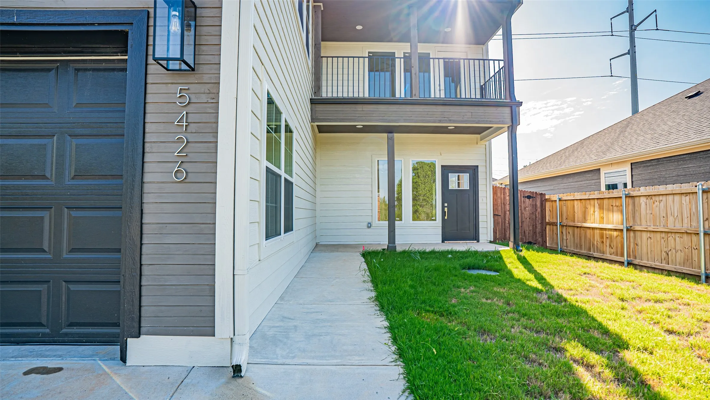 Single Family Residence For Sale in Hood County , 5426 Van Horn Drive, Granbury, Texas 76048, 4 Bedroom, 4 Bathroom, 2 Garage spaces, 2,359 Sqft, built in 2025, mls#21410413, Real Estate Agent in Granbury, Homes For Sale in Hood county, Homes For Sale in Granbury, Realtor in Granbury Texas, Real Estate Brokerage Independent Realty Texas, Luminita Cordes Realtor