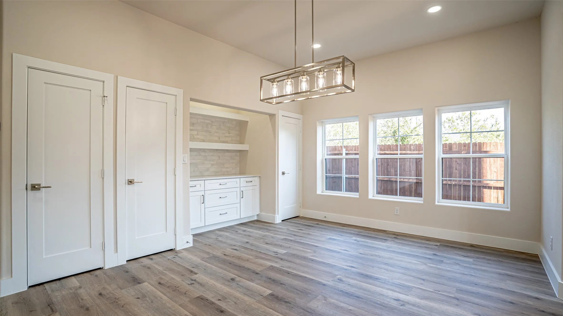 Single Family Residence For Sale in Hood County , 5426 Van Horn Drive, Granbury, Texas 76048, 4 Bedroom, 4 Bathroom, 2 Garage spaces, 2,359 Sqft, built in 2025, mls#21410413, Real Estate Agent in Granbury, Homes For Sale in Hood county, Homes For Sale in Granbury, Realtor in Granbury Texas, Real Estate Brokerage Independent Realty Texas, Luminita Cordes Realtor