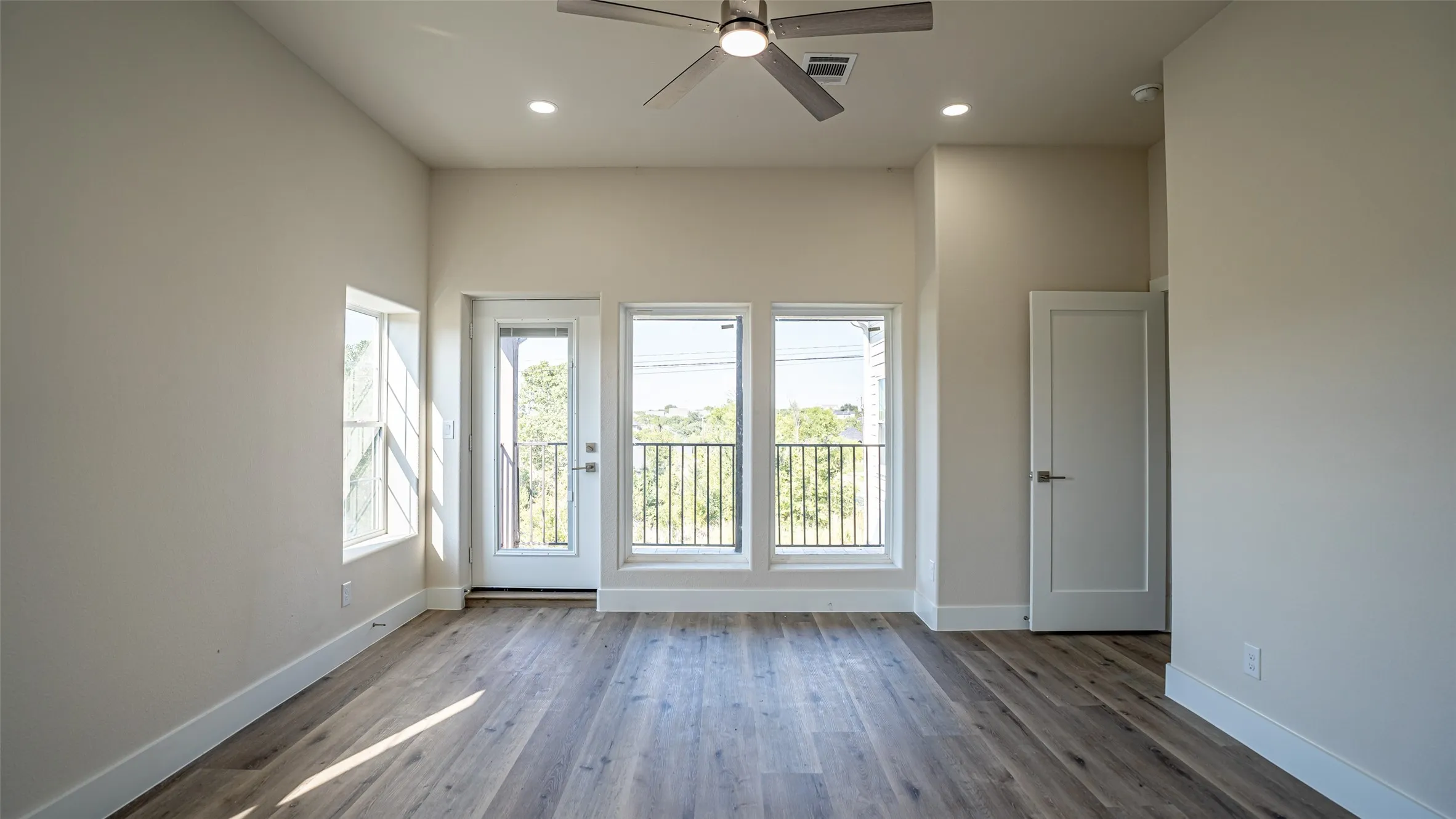 Single Family Residence For Sale in Hood County , 5426 Van Horn Drive, Granbury, Texas 76048, 4 Bedroom, 4 Bathroom, 2 Garage spaces, 2,359 Sqft, built in 2025, mls#21410413, Real Estate Agent in Granbury, Homes For Sale in Hood county, Homes For Sale in Granbury, Realtor in Granbury Texas, Real Estate Brokerage Independent Realty Texas, Luminita Cordes Realtor