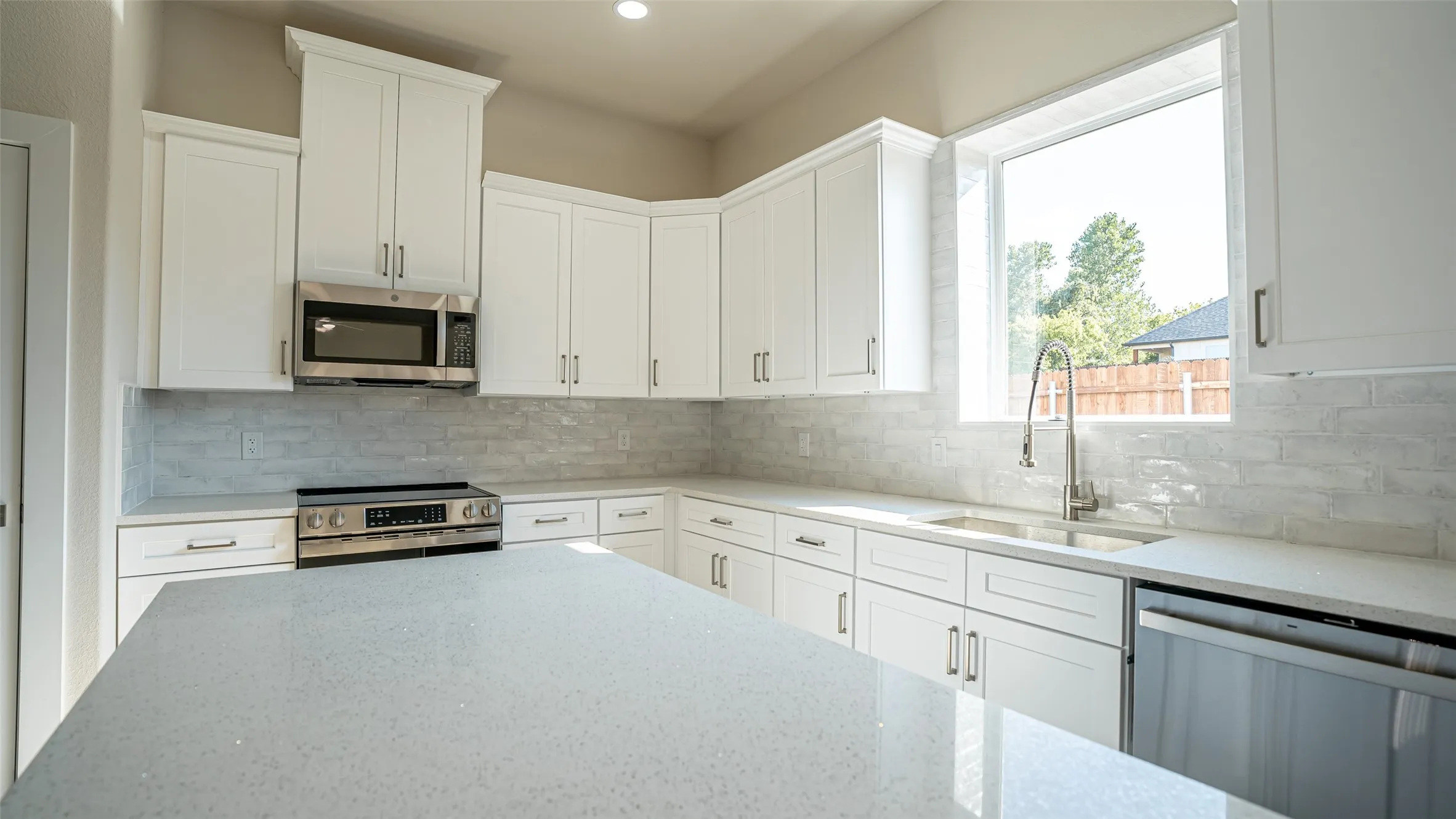 Single Family Residence For Sale in Hood County , 5426 Van Horn Drive, Granbury, Texas 76048, 4 Bedroom, 4 Bathroom, 2 Garage spaces, 2,359 Sqft, built in 2025, mls#21410413, Real Estate Agent in Granbury, Homes For Sale in Hood county, Homes For Sale in Granbury, Realtor in Granbury Texas, Real Estate Brokerage Independent Realty Texas, Luminita Cordes Realtor