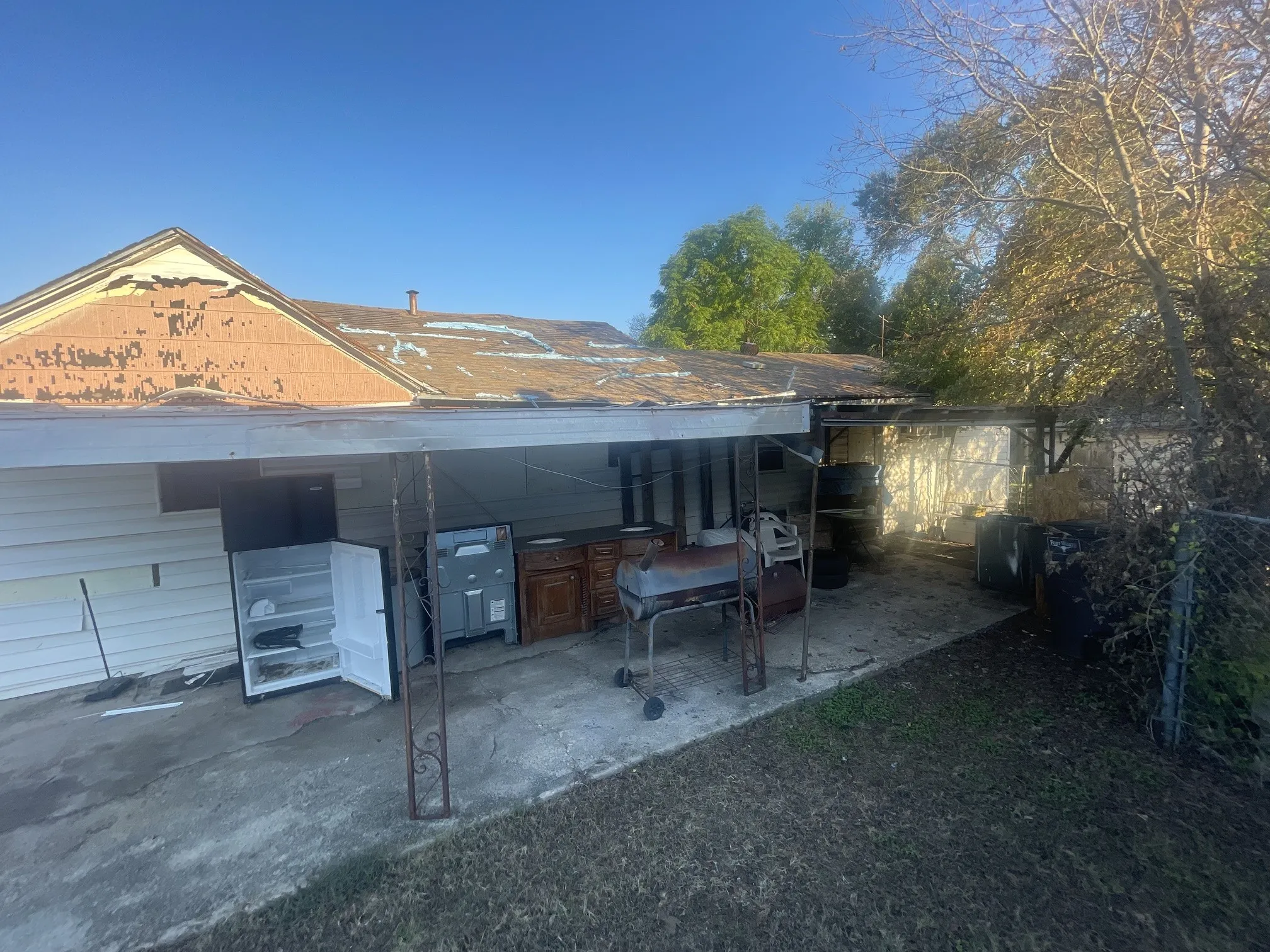 Single Family Residence For Sale in Tarrant County , 5433 Diaz Avenue, Fort Worth, Texas 76107, 3 Bedroom, 1 Bathroom, Garage spaces, 1,200 Sqft, built in 1945, mls#21410414, Real Estate Agent in Fort Worth, Homes For Sale in Tarrant county, Homes For Sale in Fort Worth, Realtor in Fort Worth Texas, Real Estate Brokerage Independent Realty Texas, Luminita Cordes Realtor