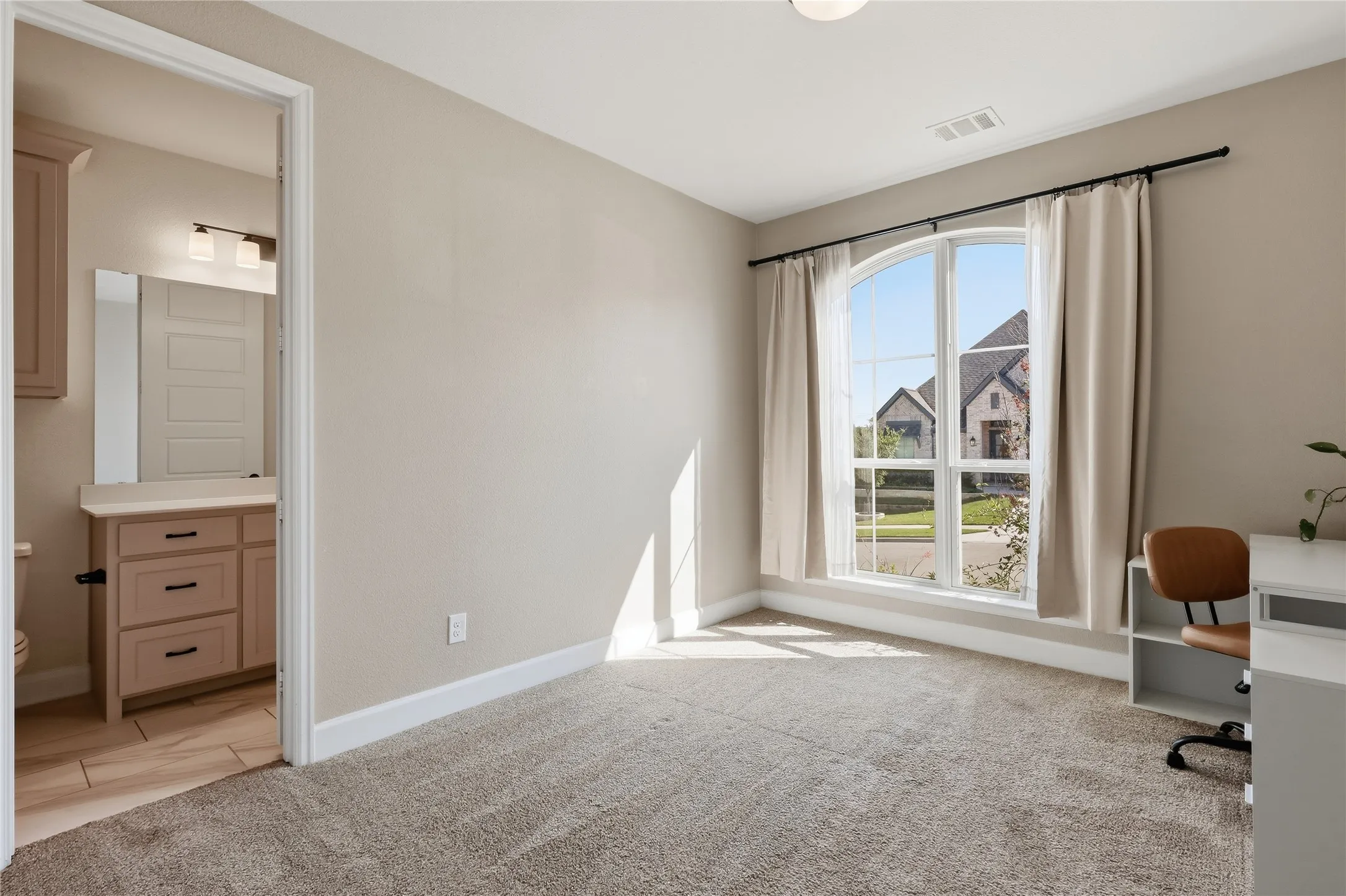 Single Family Residence For Sale in Tarrant County , 10728 Enchanted Rock Way, Fort Worth, Texas 76126, 4 Bedroom, 4 Bathroom, 3 Garage spaces, 3,482 Sqft, built in 2024, mls#21409659, Real Estate Agent in Fort Worth, Homes For Sale in Tarrant county, Homes For Sale in Fort Worth, Realtor in Fort Worth Texas, Real Estate Brokerage Independent Realty Texas, Luminita Cordes Realtor